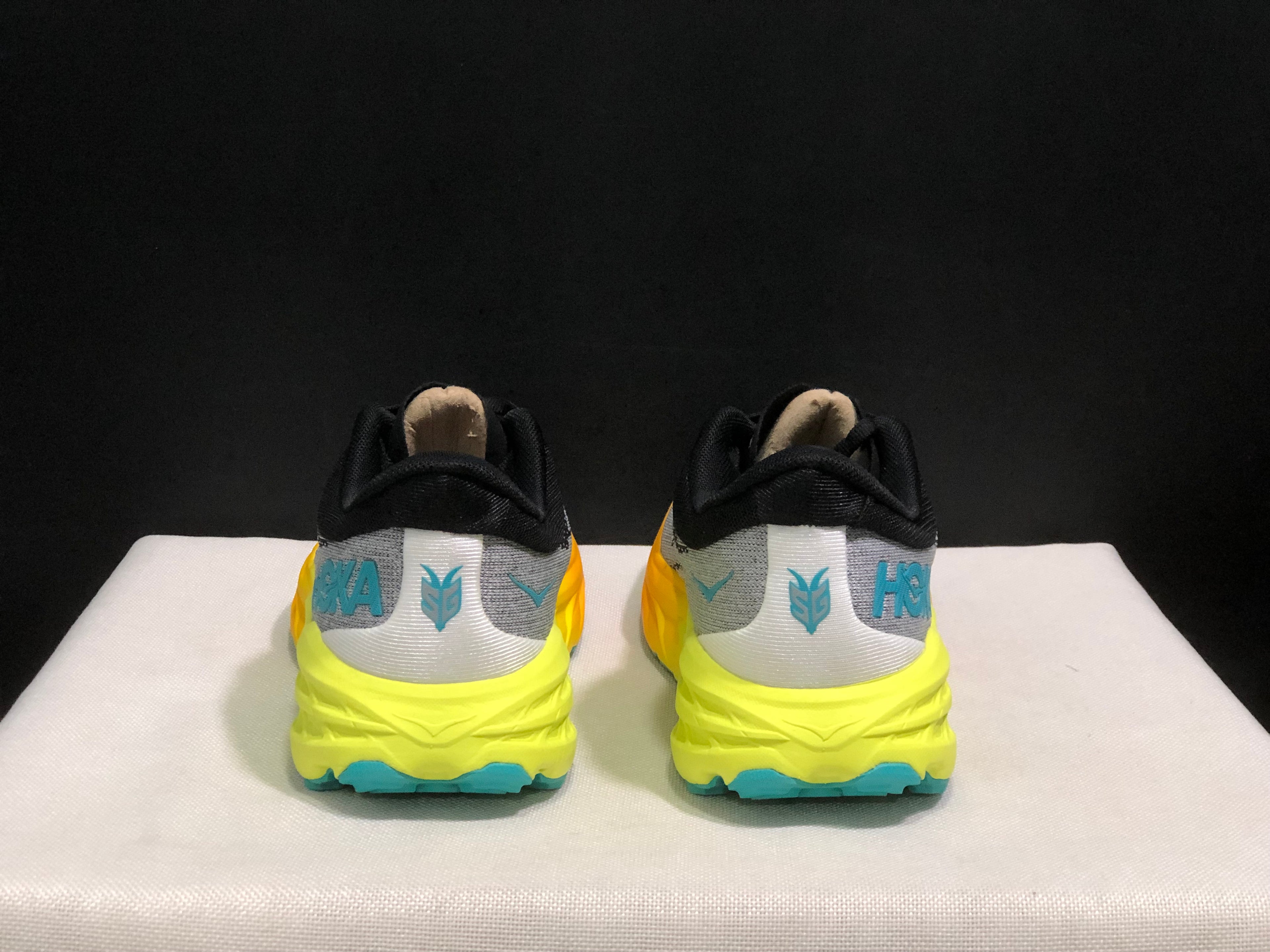 Hoka One One Speedgoat 5 Men's Trail Running Shoes Sneakers Black/Gold