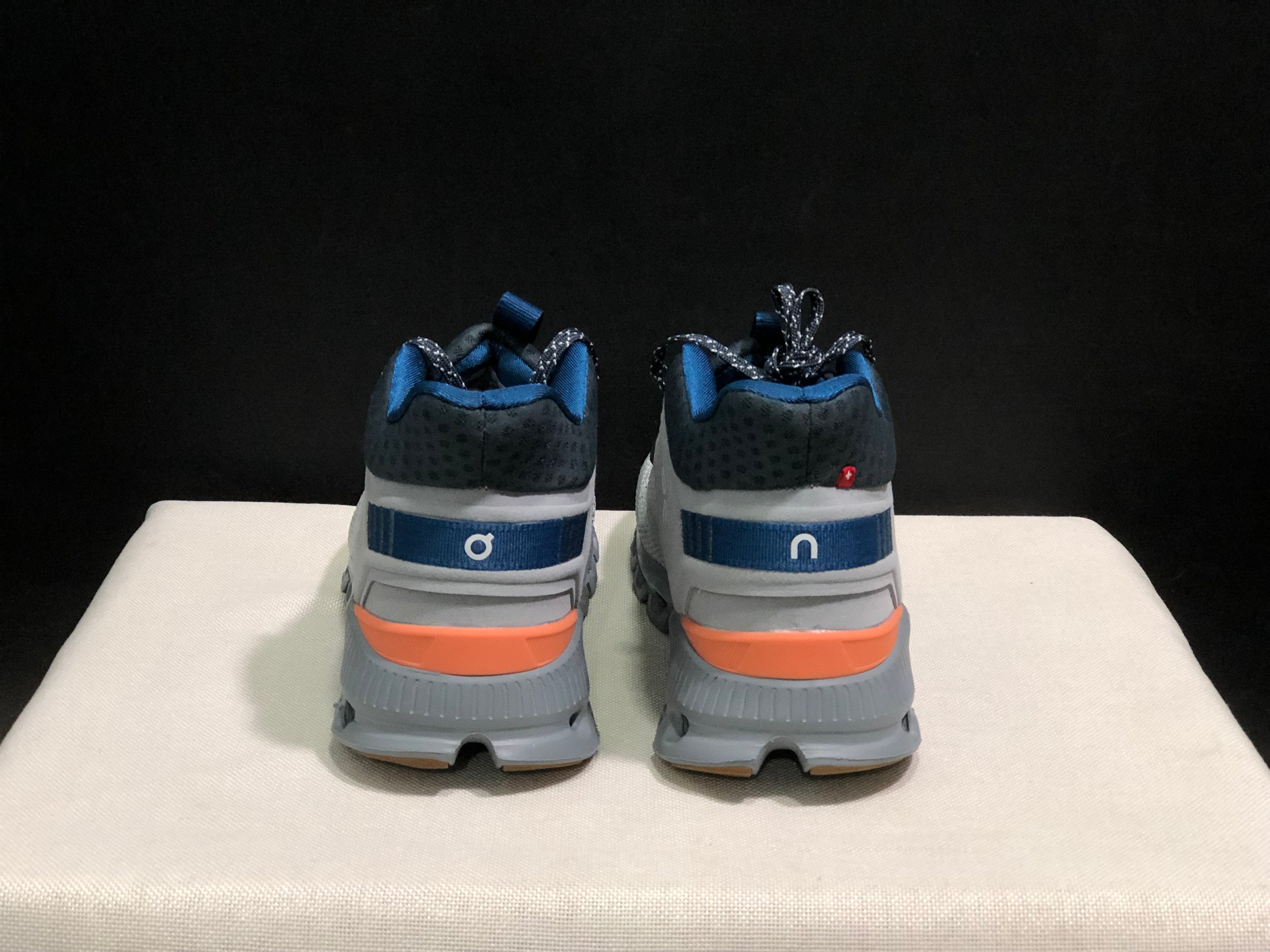 On Running Cloud Hi Edge Outdoor Training Running Shoes Silver Gray
