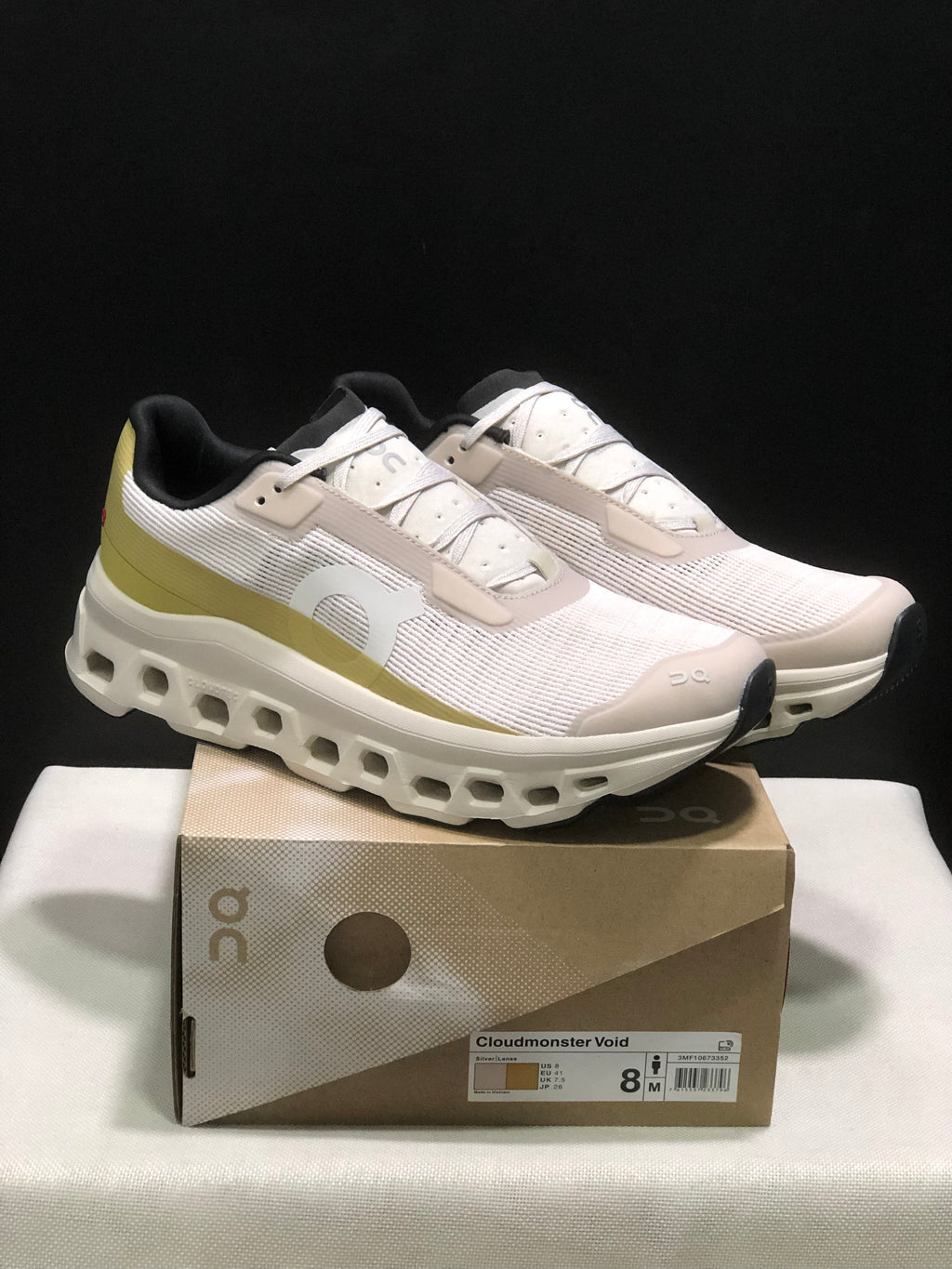 On Running Cloudmonster Void 1 M Casual Running Shoes Light Khaki/Light Green