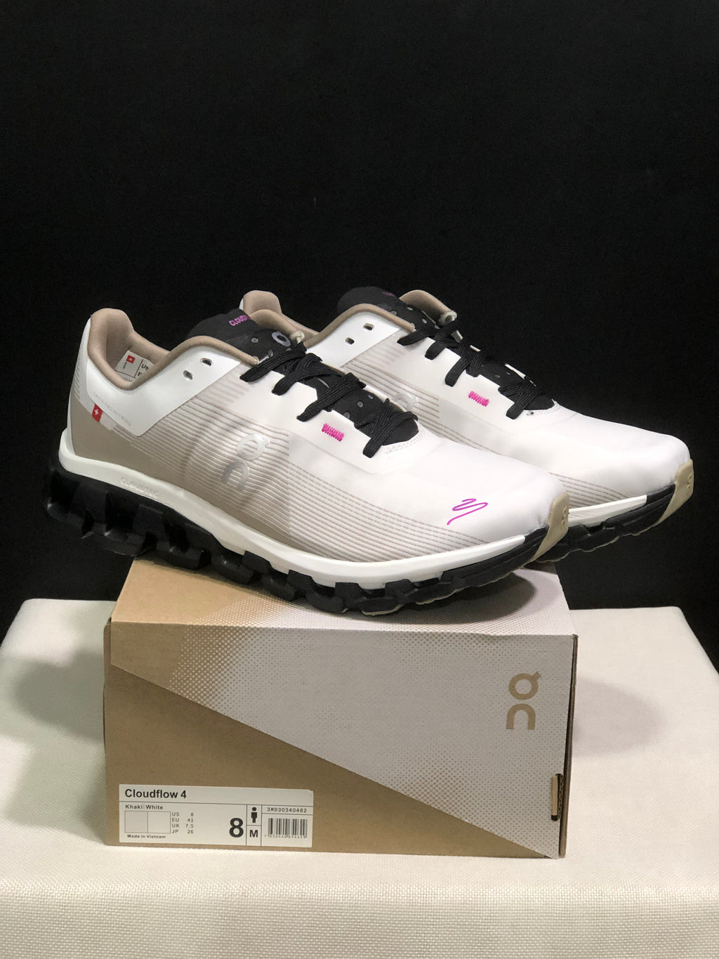 On Running Cloudflow 4 Shock-Absorbing And Wear-Resistant Running Shoes Khaki/White