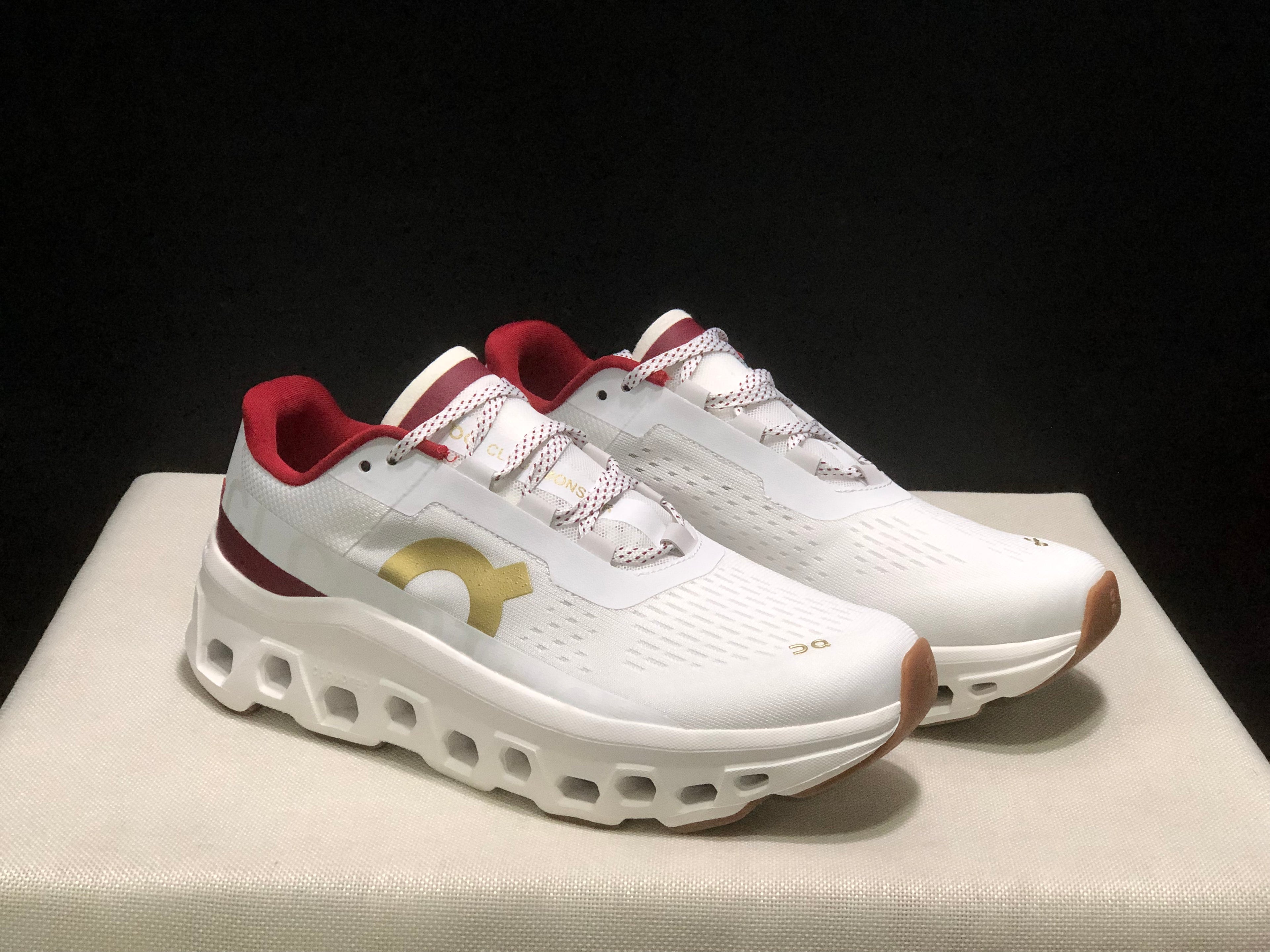 On Running Cloudmonster Anti-Slip Running Shoes Limited Edition For The Year Of The Snake White/Red
