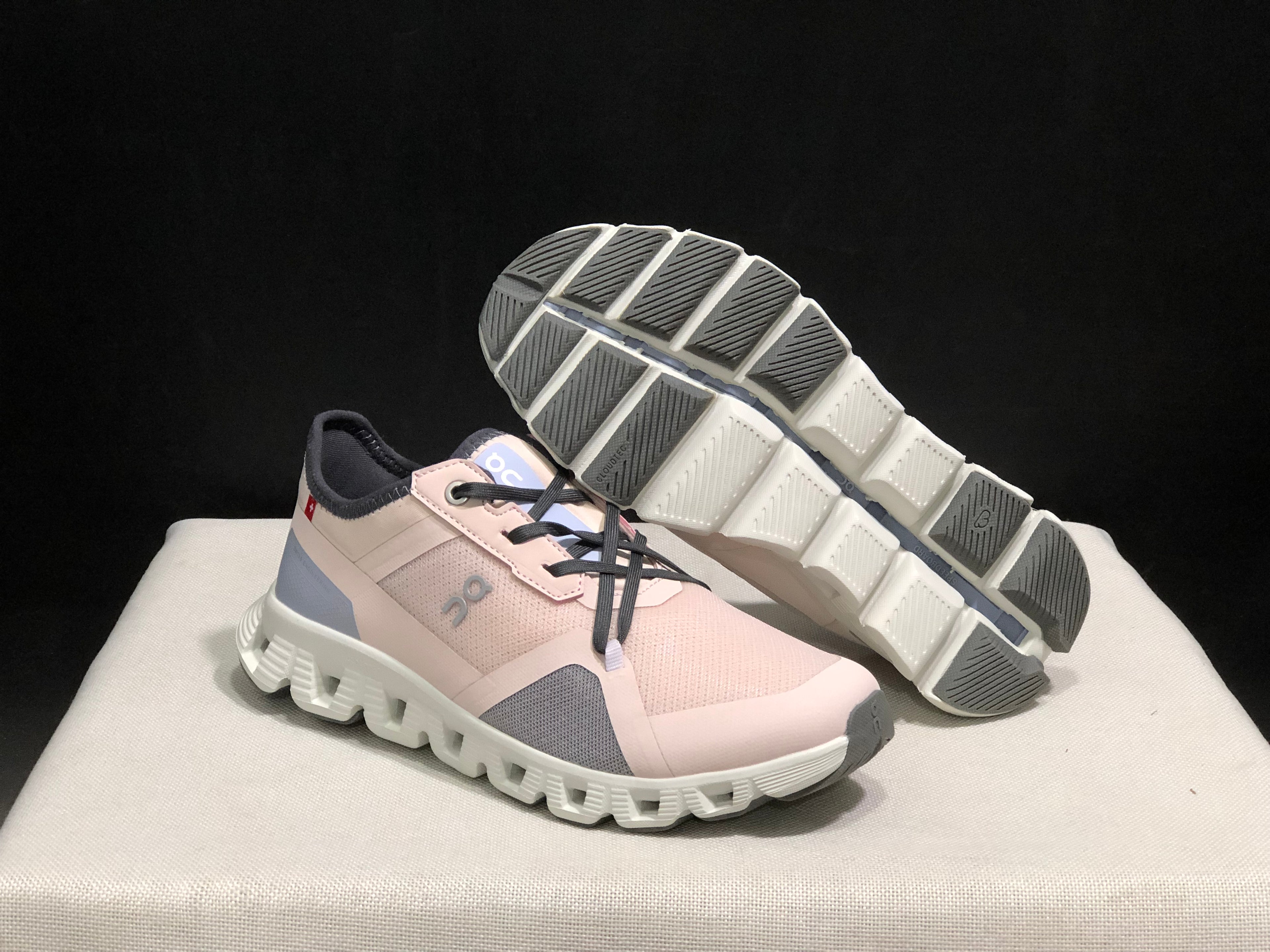 On Running Cloud X 3 AD Comfortable Wear-Resistant Training Shoes Shell/Powder