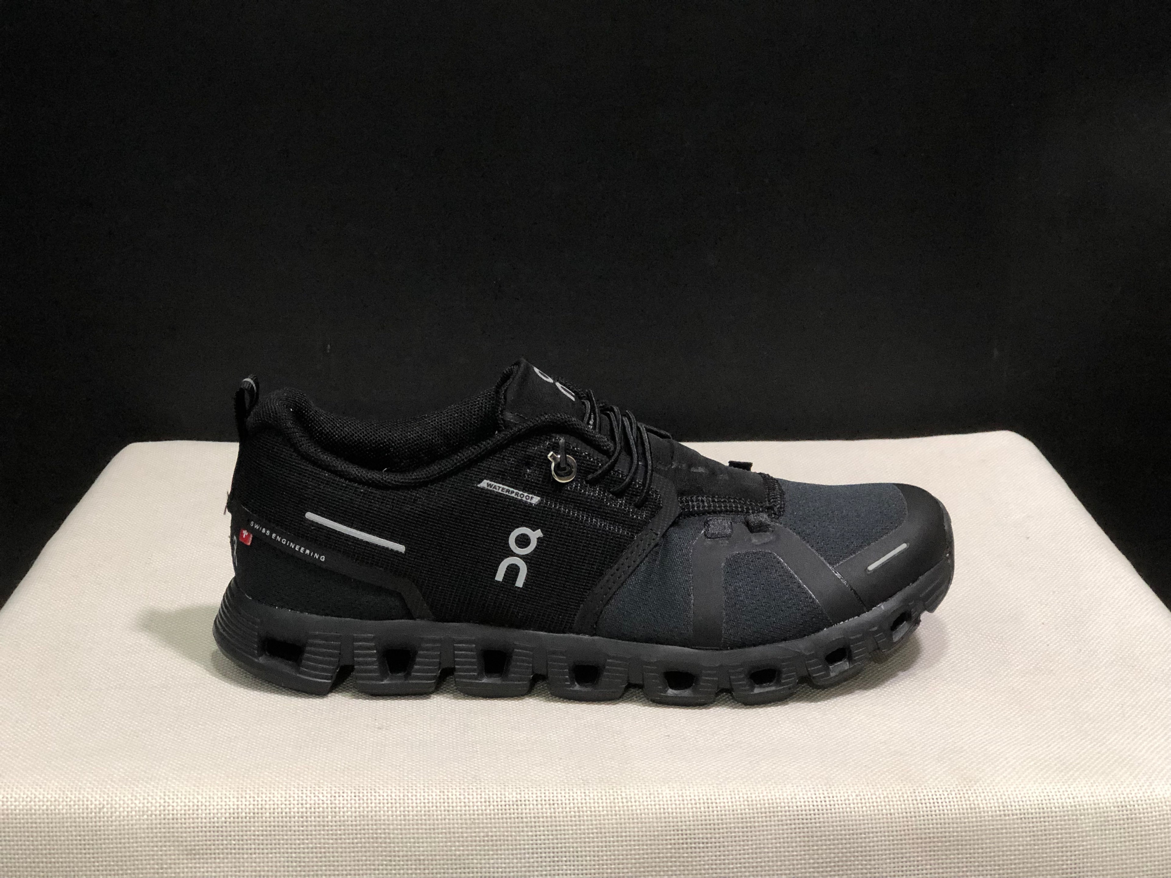 On Running Cloud 5 Lightweight Running Shoes All Black
