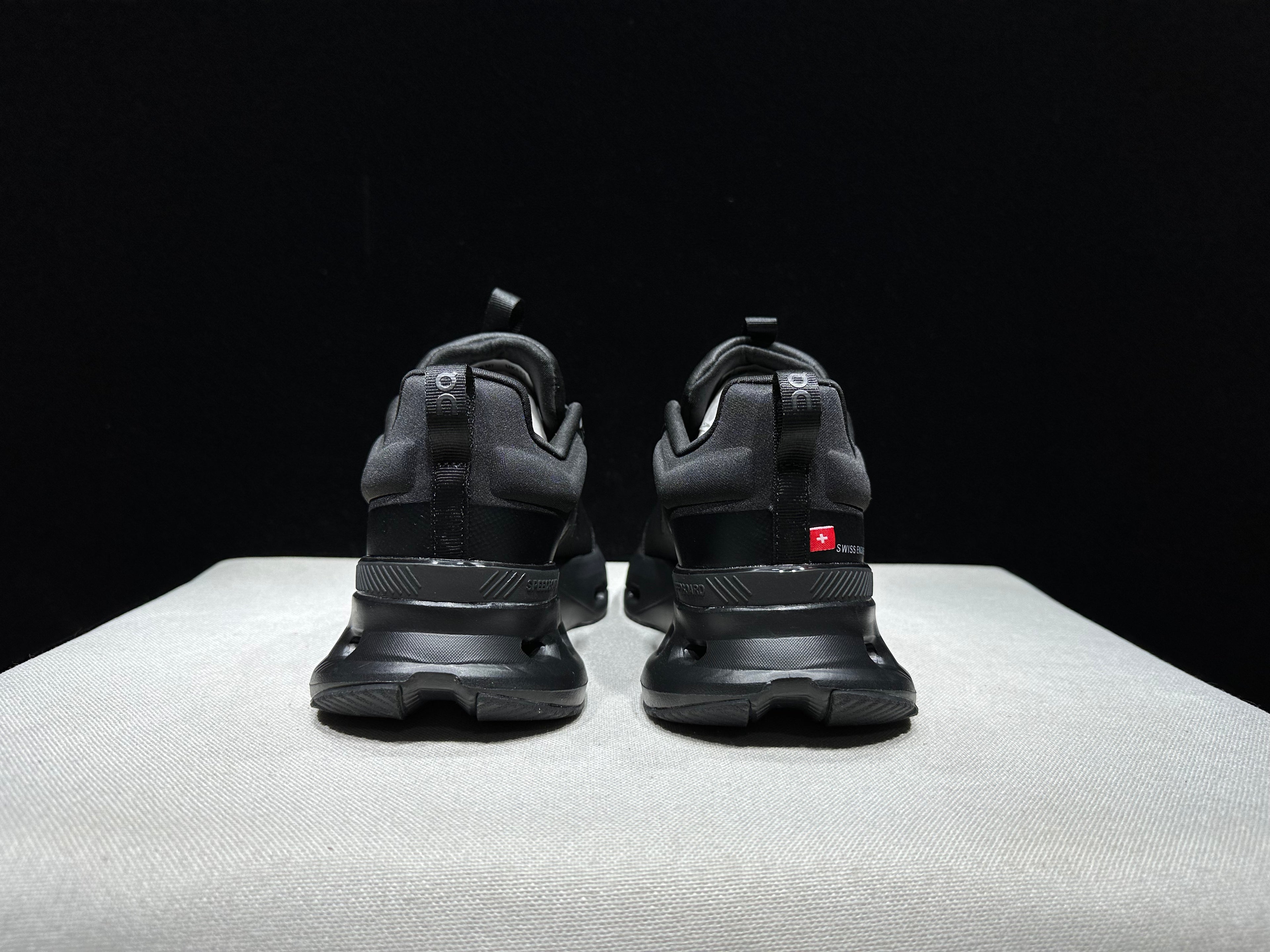 On Running Cloudnova X Comfortable Anti-Slip Running Shoes All Black