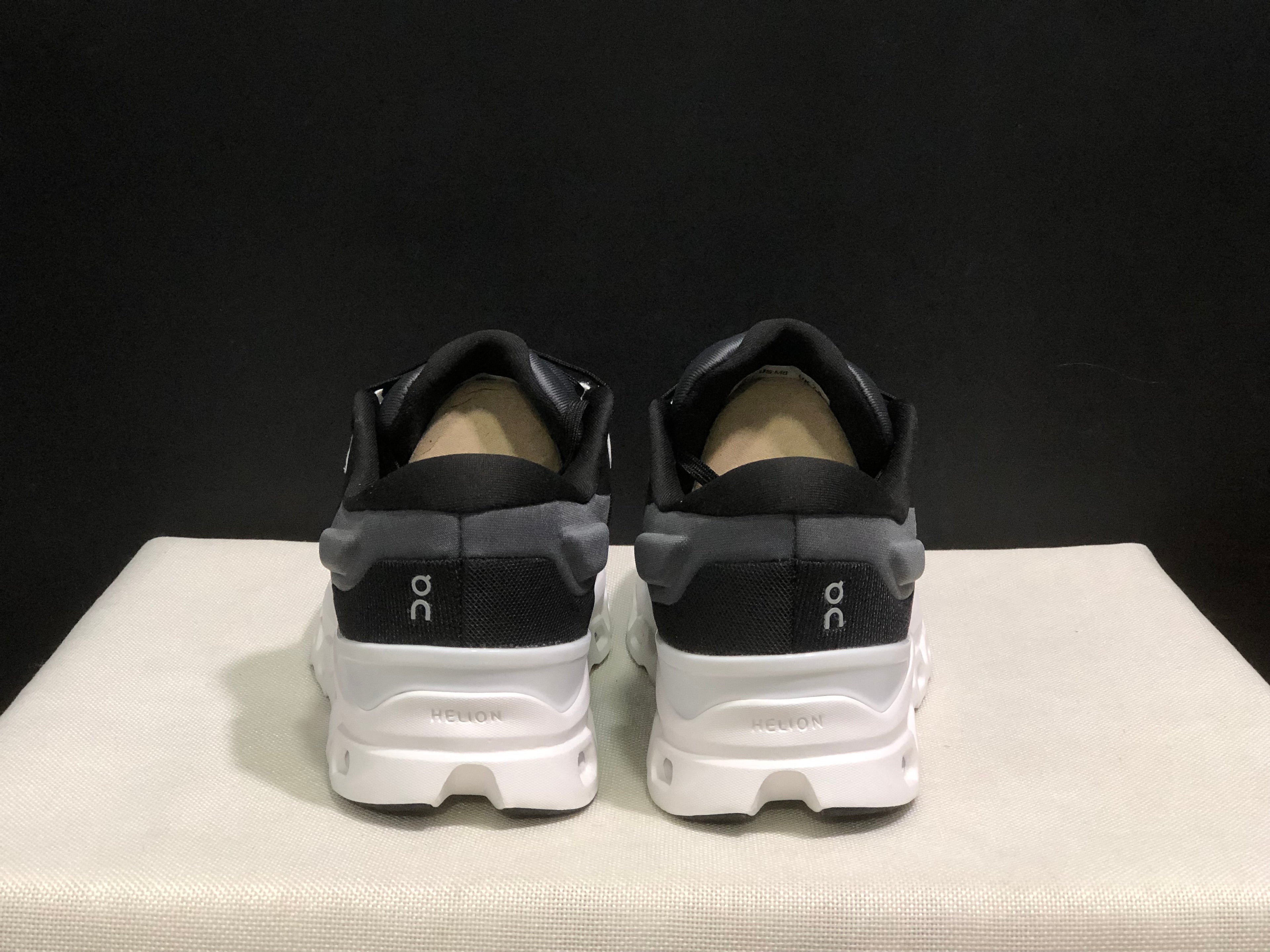 On Running Cloudstratus 3 Anti-Slip Running Shoes Black/White