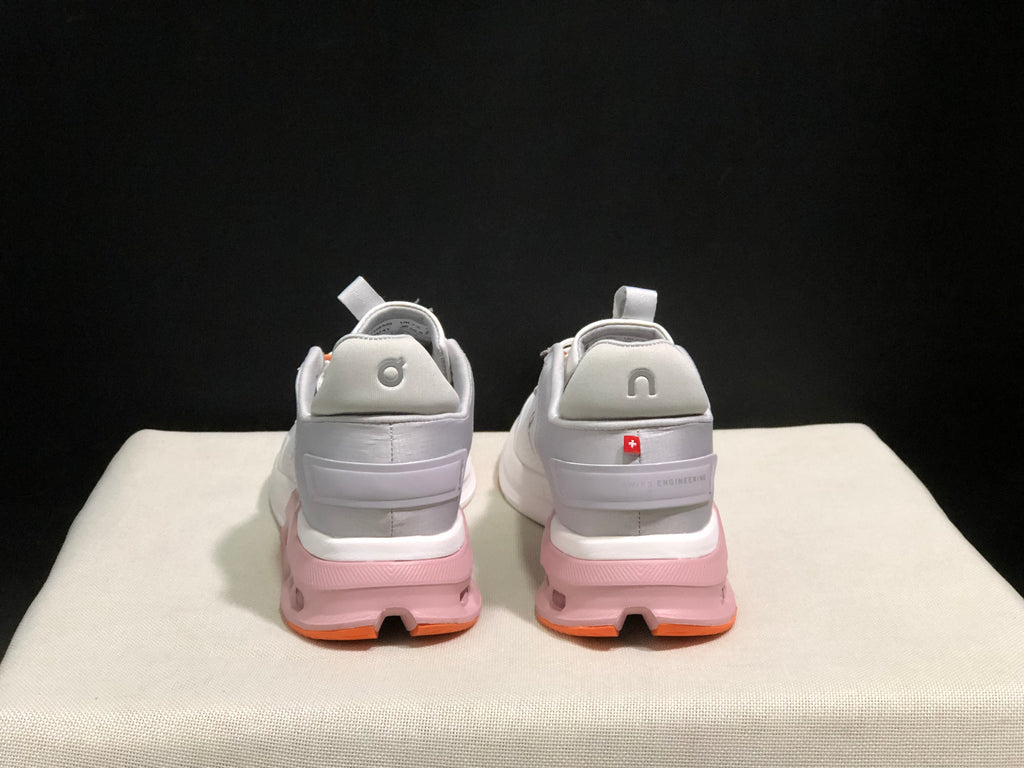 On Running Cloudnova Flux Comfortable Running Shoes White/Pink