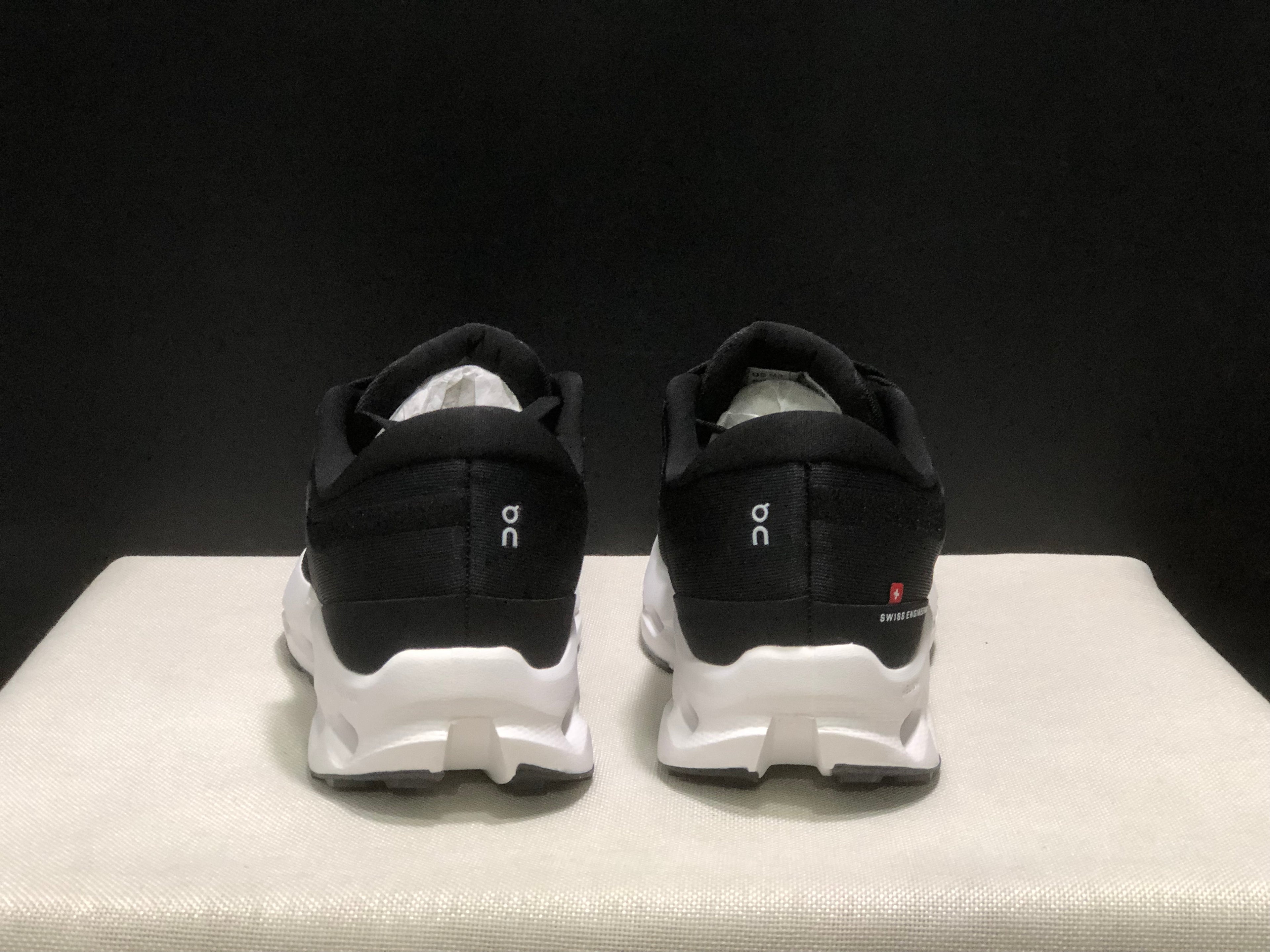 On Running Cloudsurfer 2 Casual Running Shoes Black/White