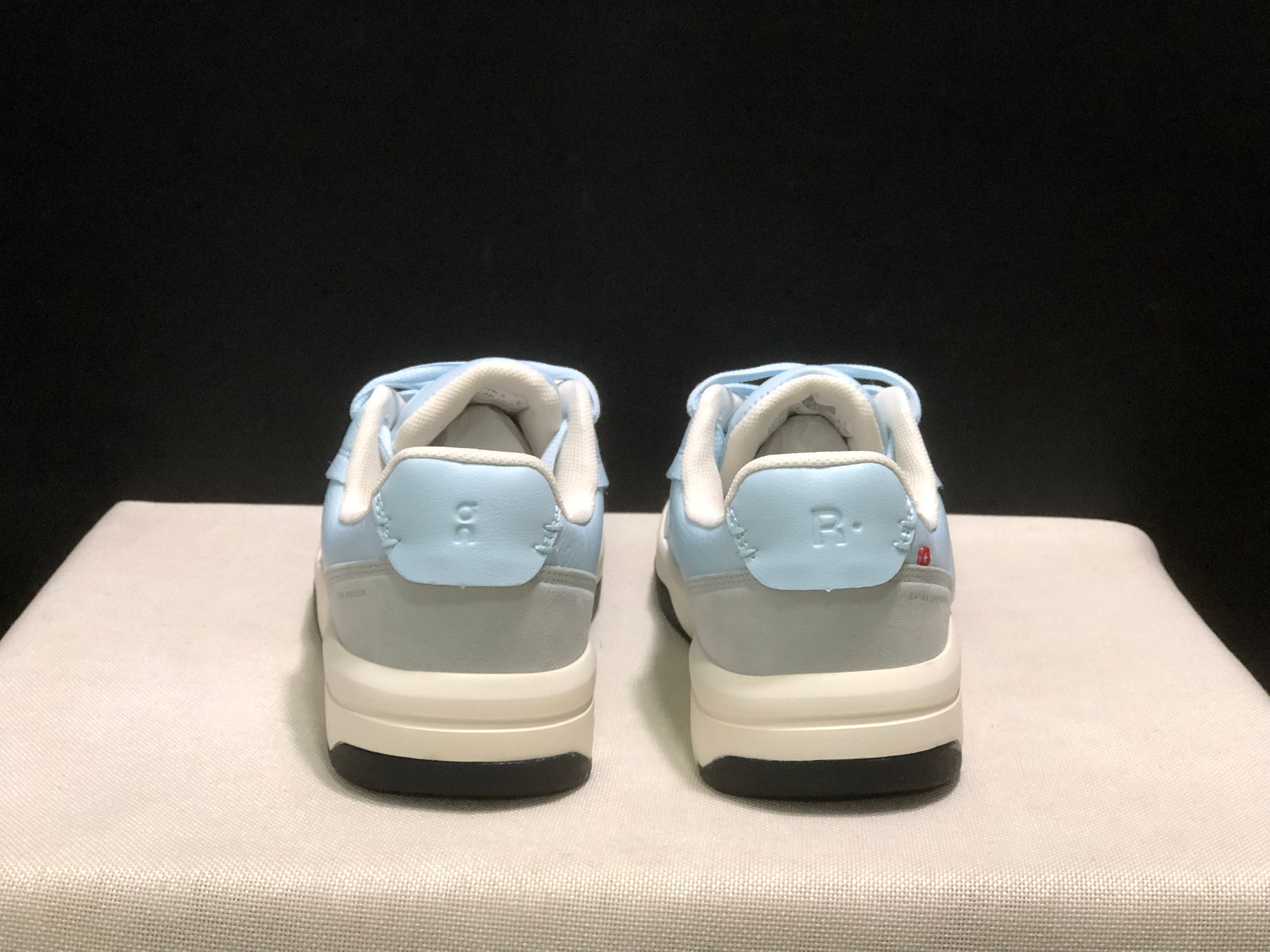 On Running The Roger Clubhouse Casual Sneakers Sky Blue