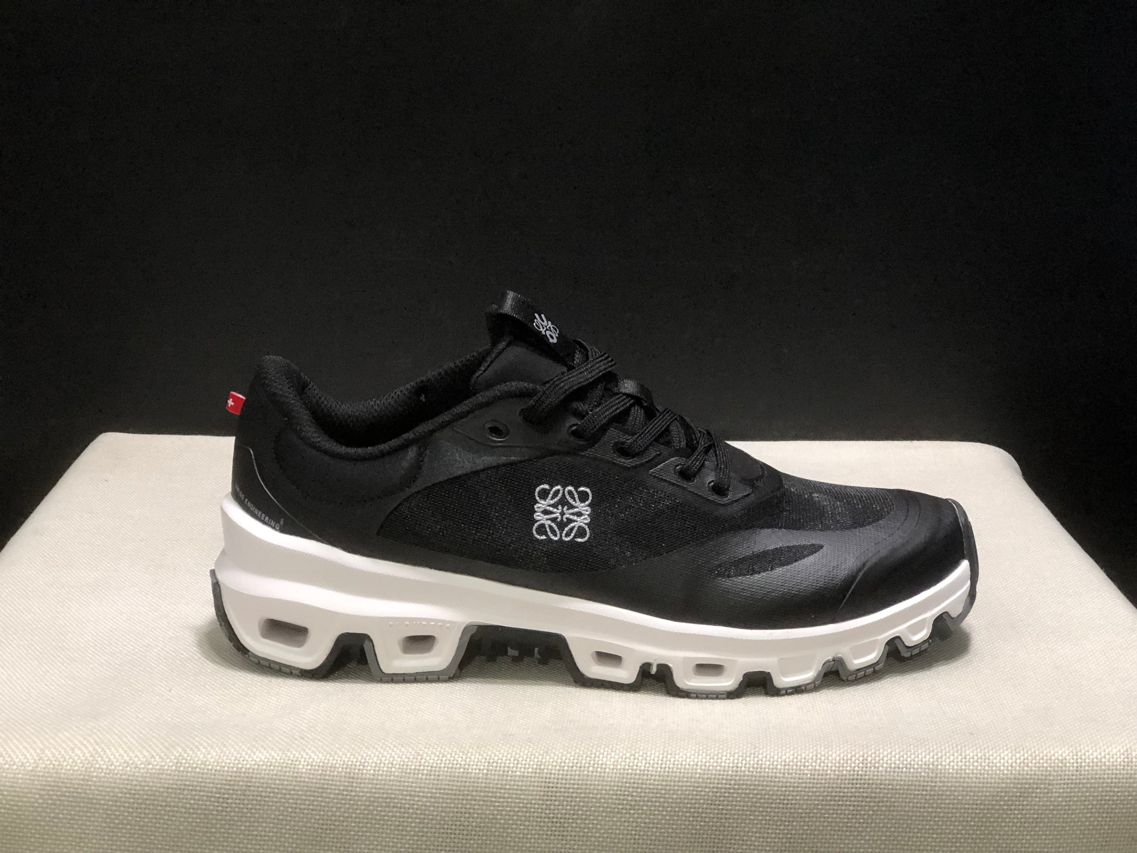 LOEWE x On Running Cloudventure 2.0 Black/White Running Shoes Co-Signed Edition