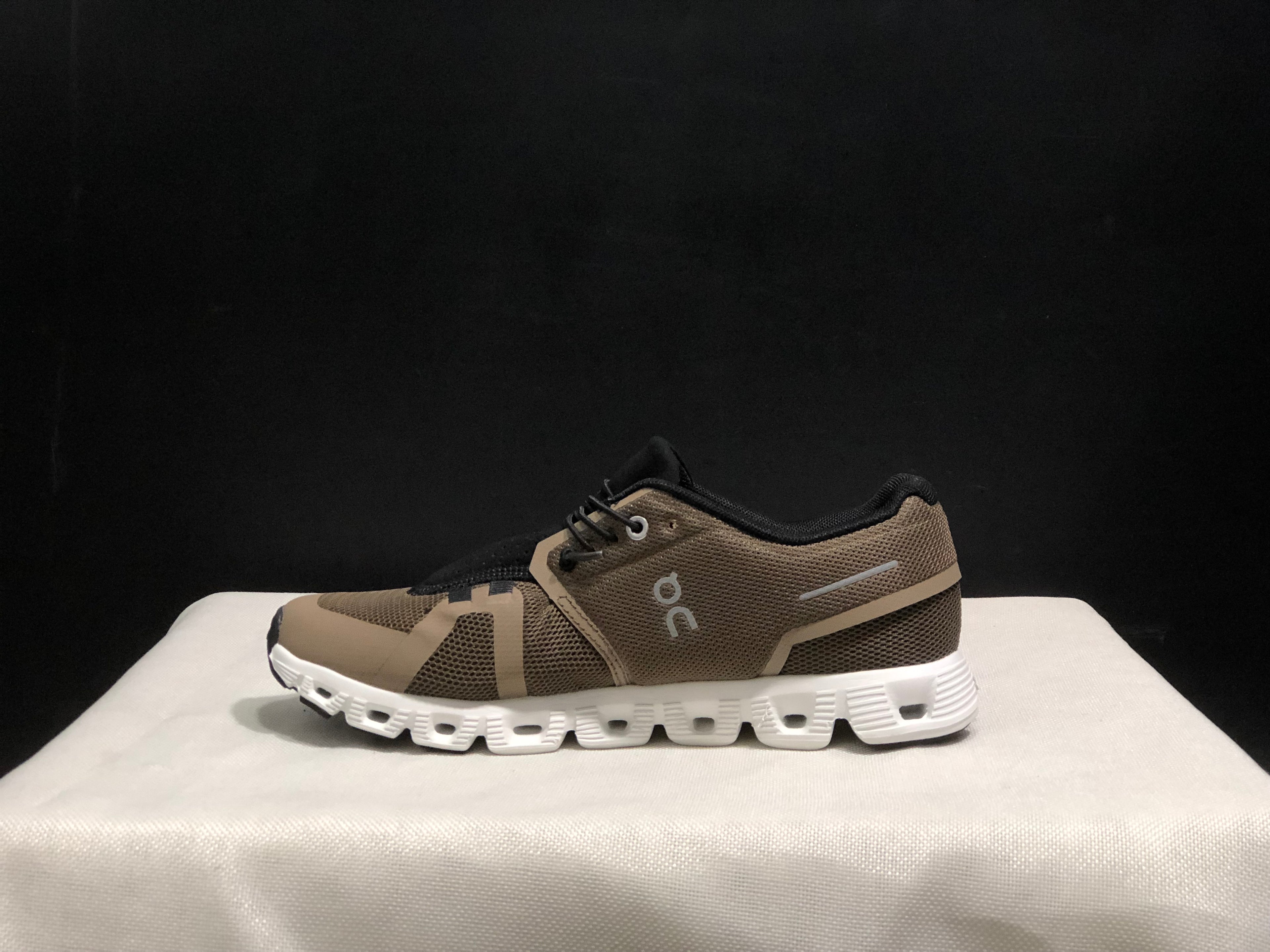 On Running Cloud 5 Lightweight Running Shoes Brown/Black