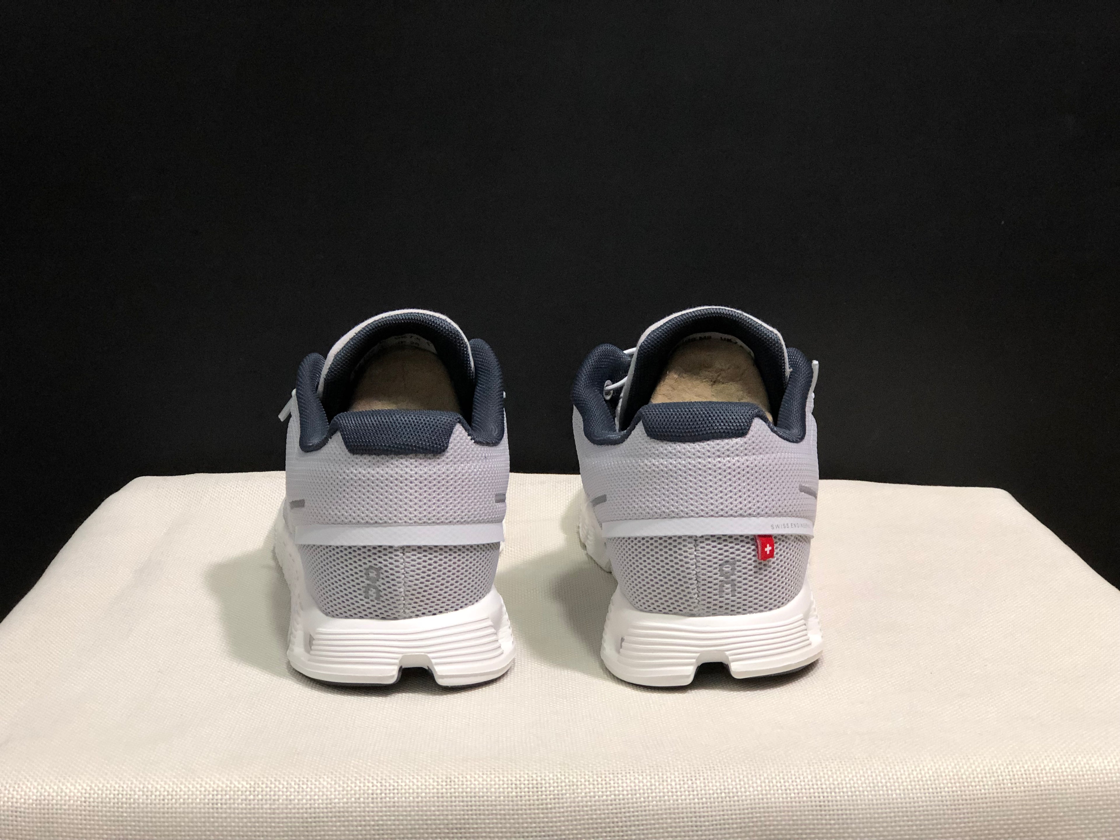 On Running Cloud 5 Light Grey Lightweight Running Shoes