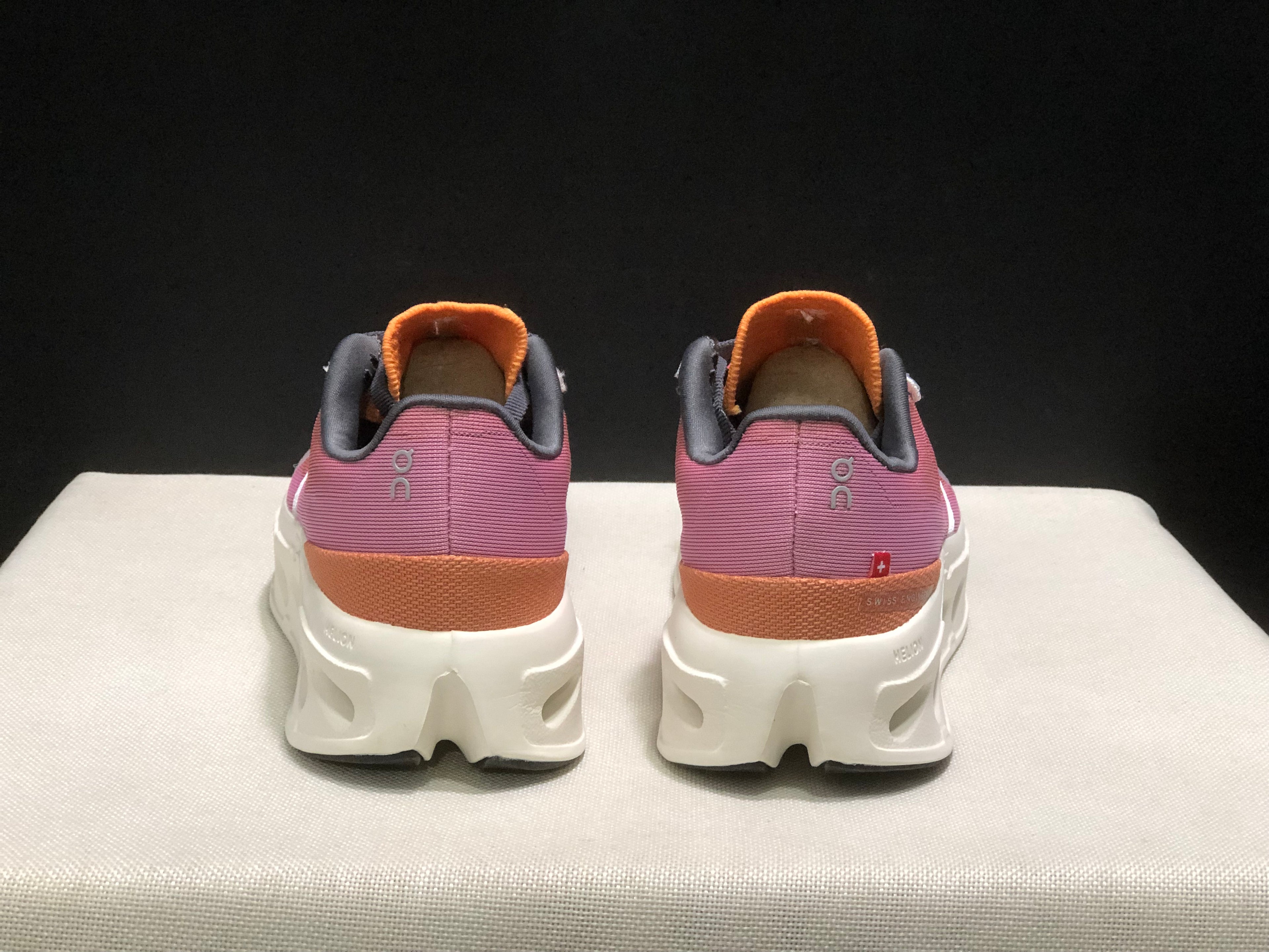 On Running Cloudeclipse Soft And Comfortable Running Shoes Pink/White