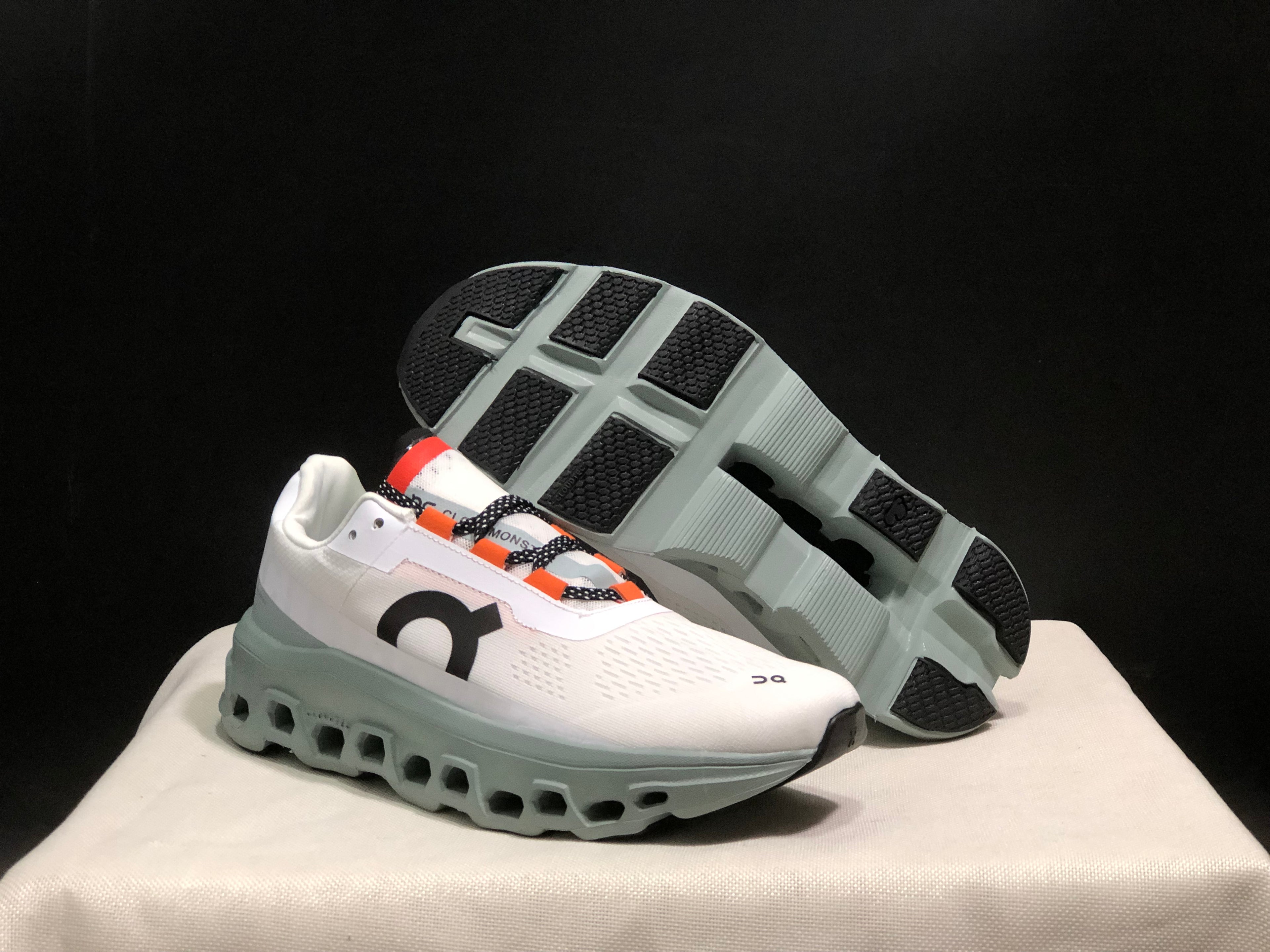 On Running Cloudmonster Anti-Slip Running Shoes Frost/Surf