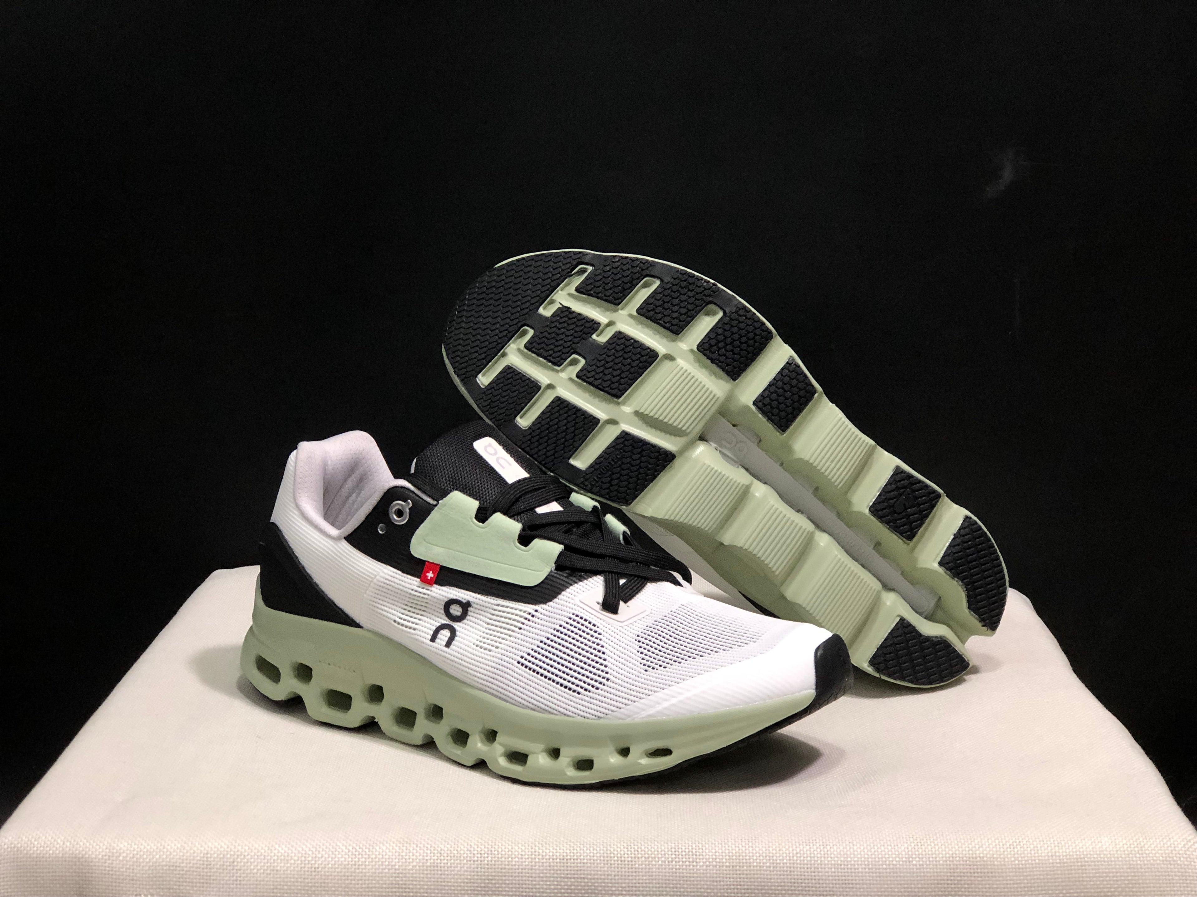 On Running Cloudstratus Breathable Support Running Shoes White/Green