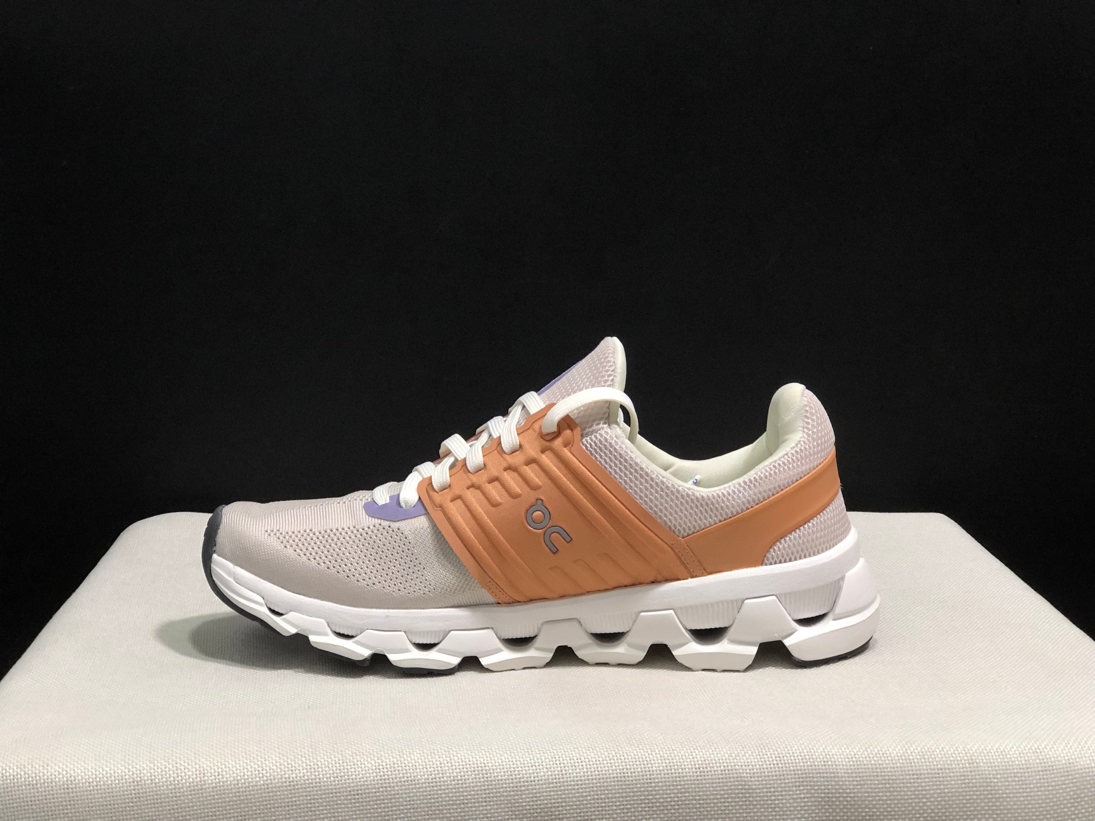 On Running Cloudswift 3 Trendy And Comfortable Running Shoes Sand/Sandstone