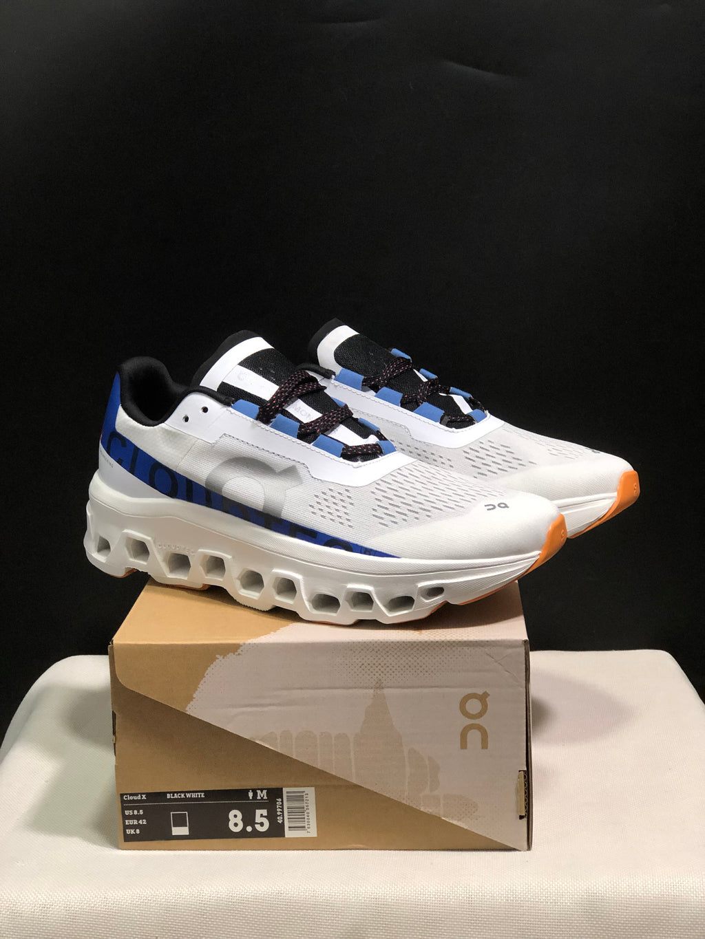 On Running Cloudmonster Anti-Slip Running Shoes Grayish-White/Royal