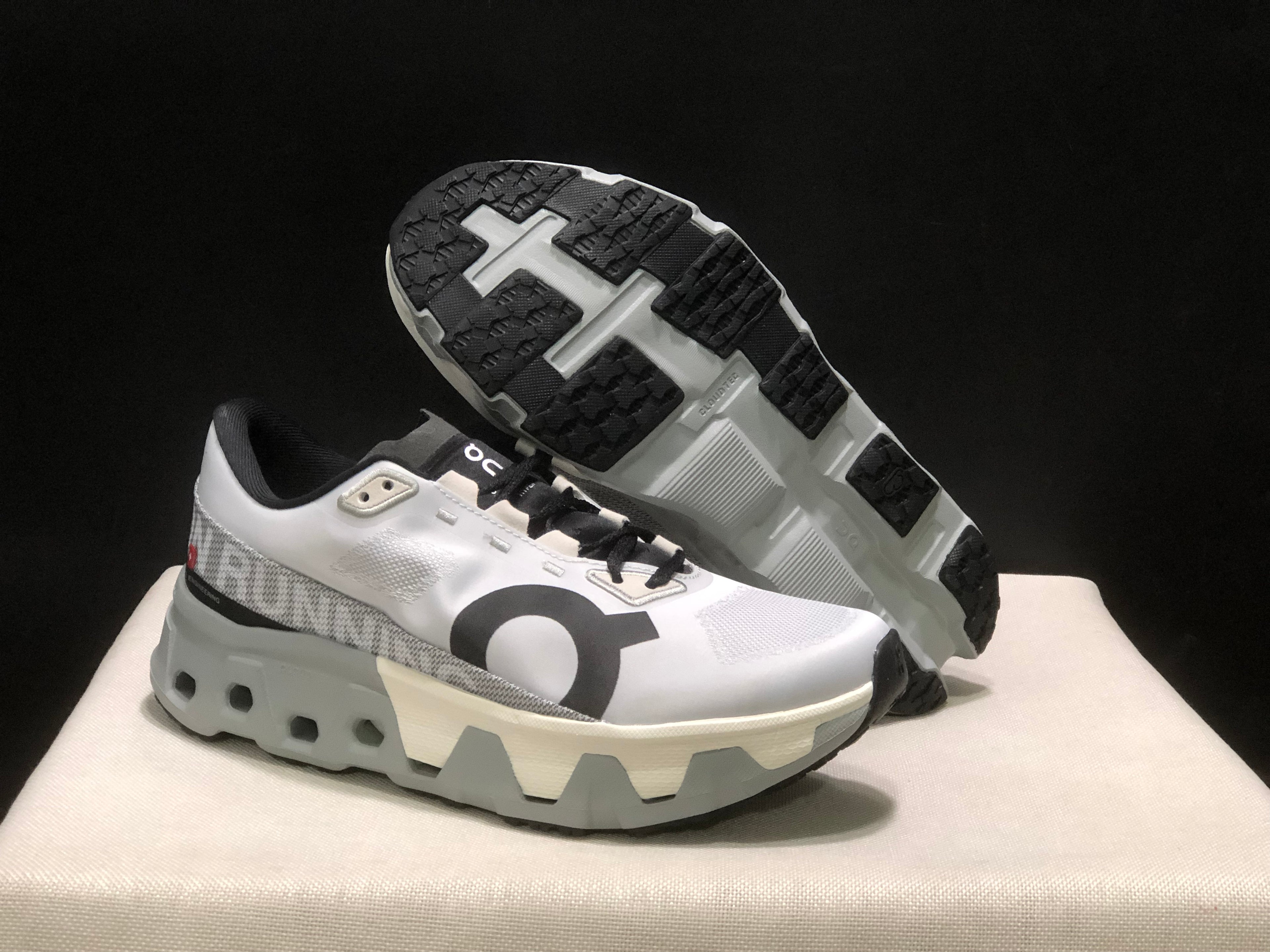On Running Cloudmonster Hyper Running Shoes Light Grey/Black