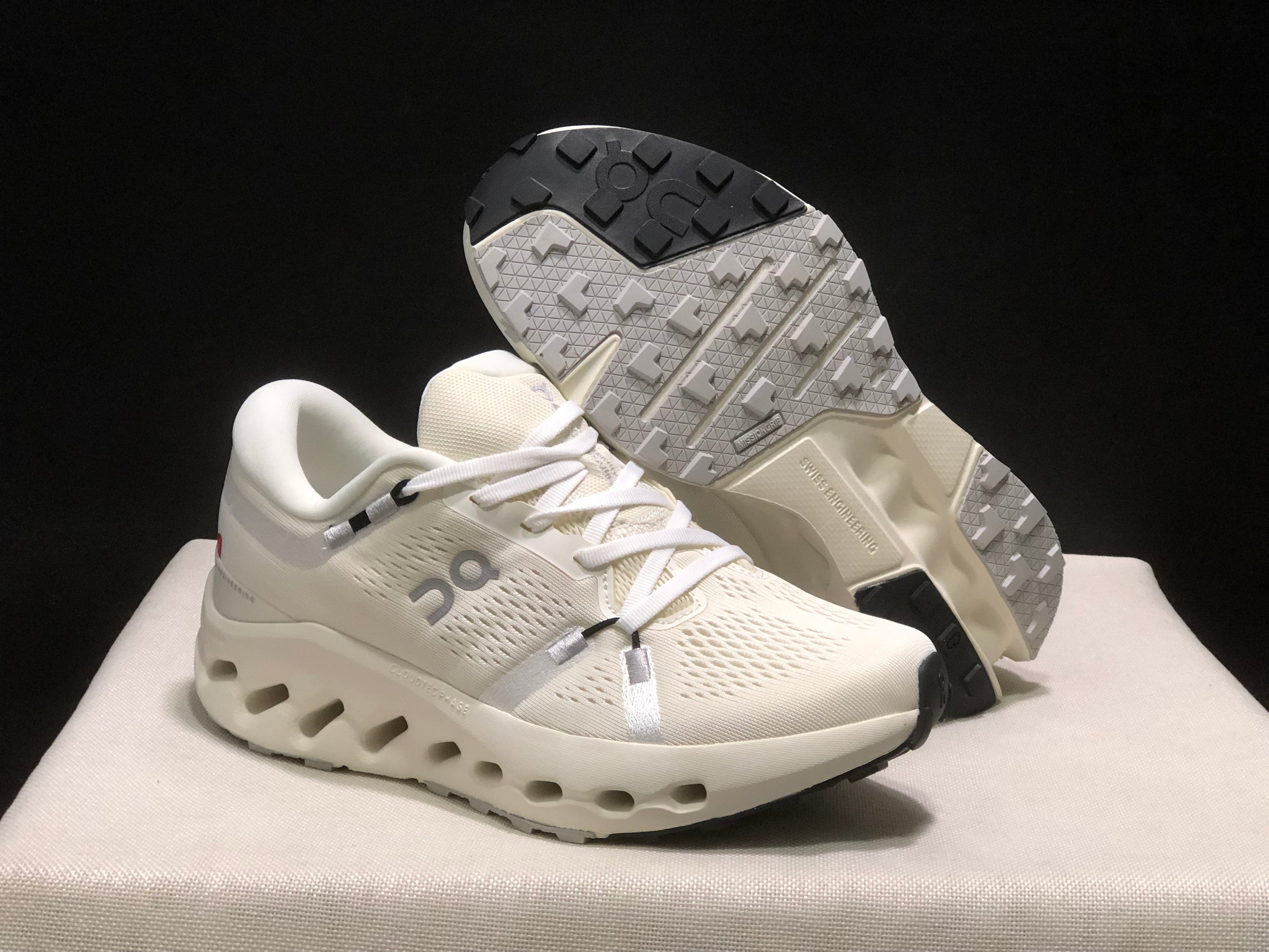On Running Cloudsurfer 2 Casual Running Shoes Iovry