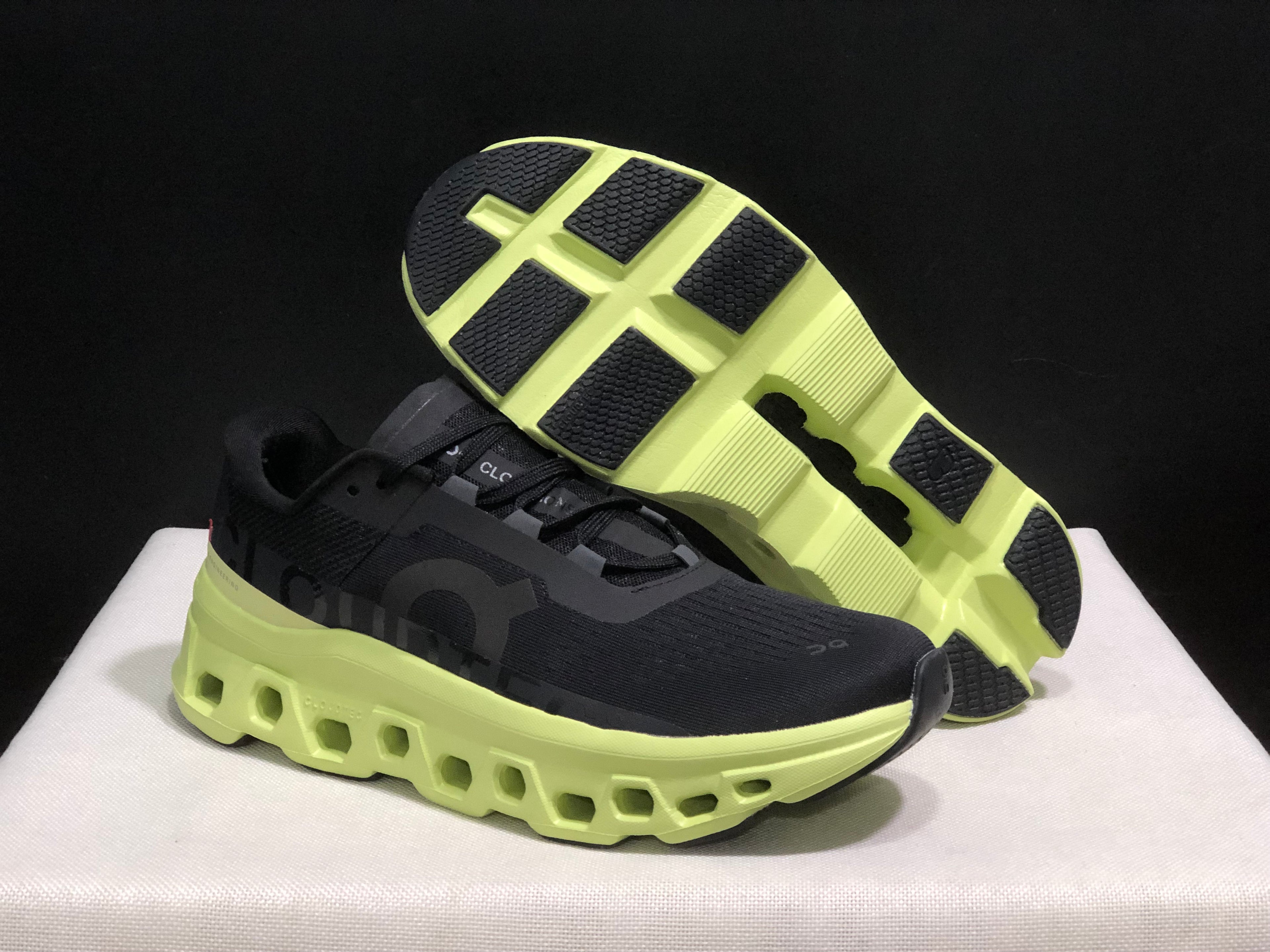 On Running Cloudmonster Anti-Slip Running Shoes Black/Acaia