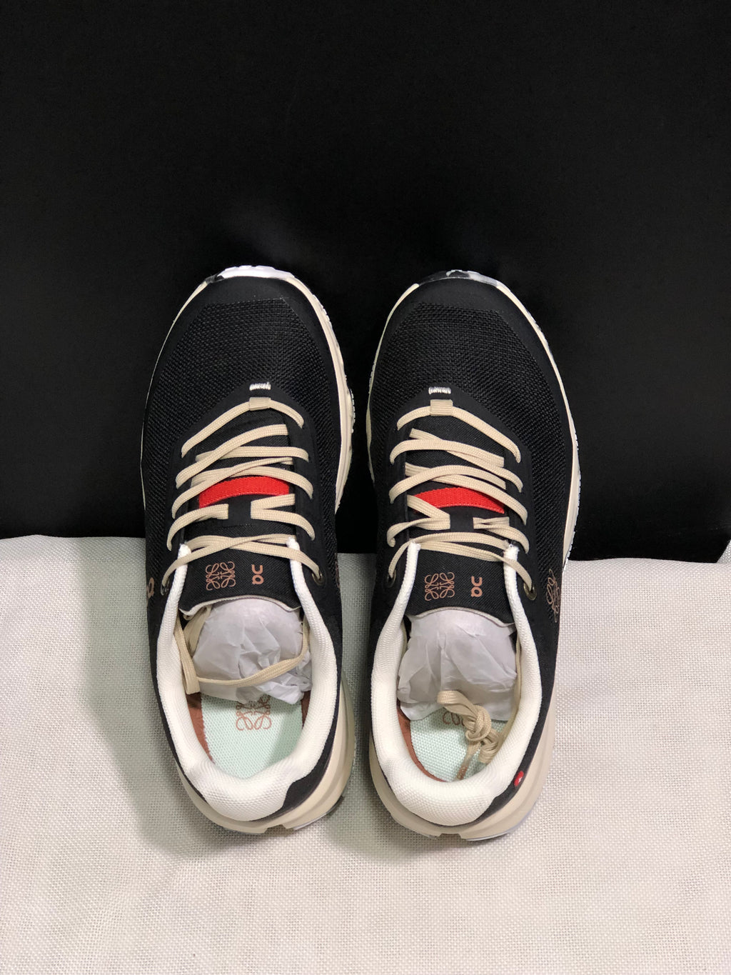 LOEWE x On Running Cloudventrure Fashion Sports Shoes Collaboration Edition Black/Ivory