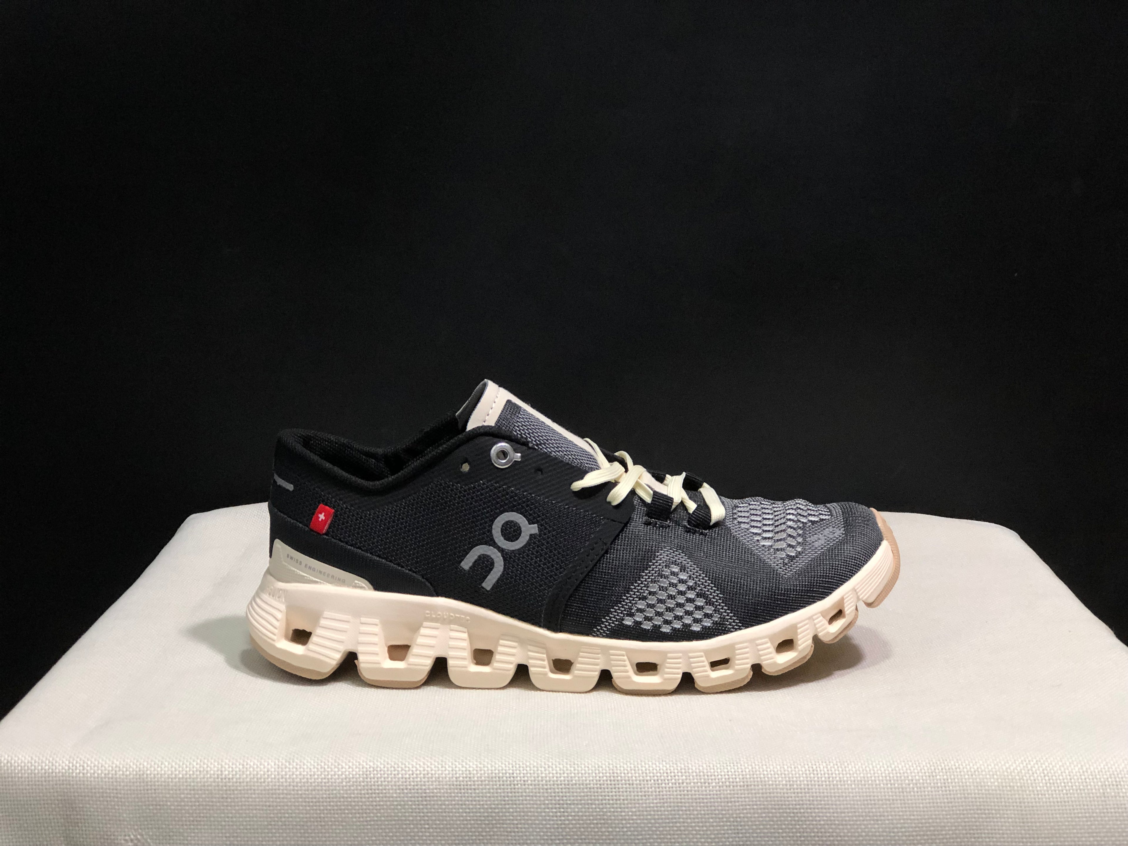 On Running Cloud X3 Shift Multi-Functional Running Shoes Black/Asphalt
