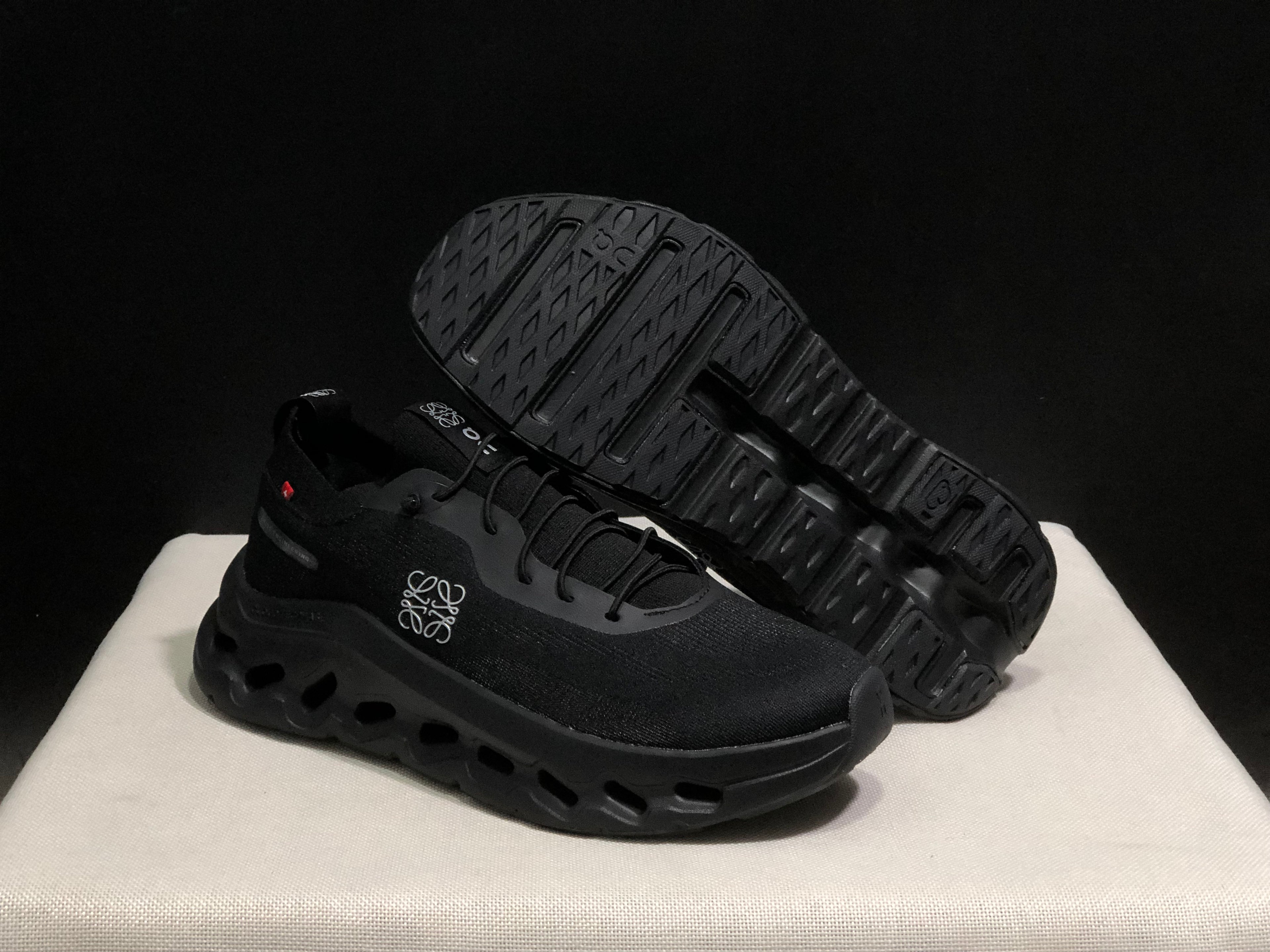 LOEWE x On Running Cloudtilt Running Shoes Co-Signed Edition All Black