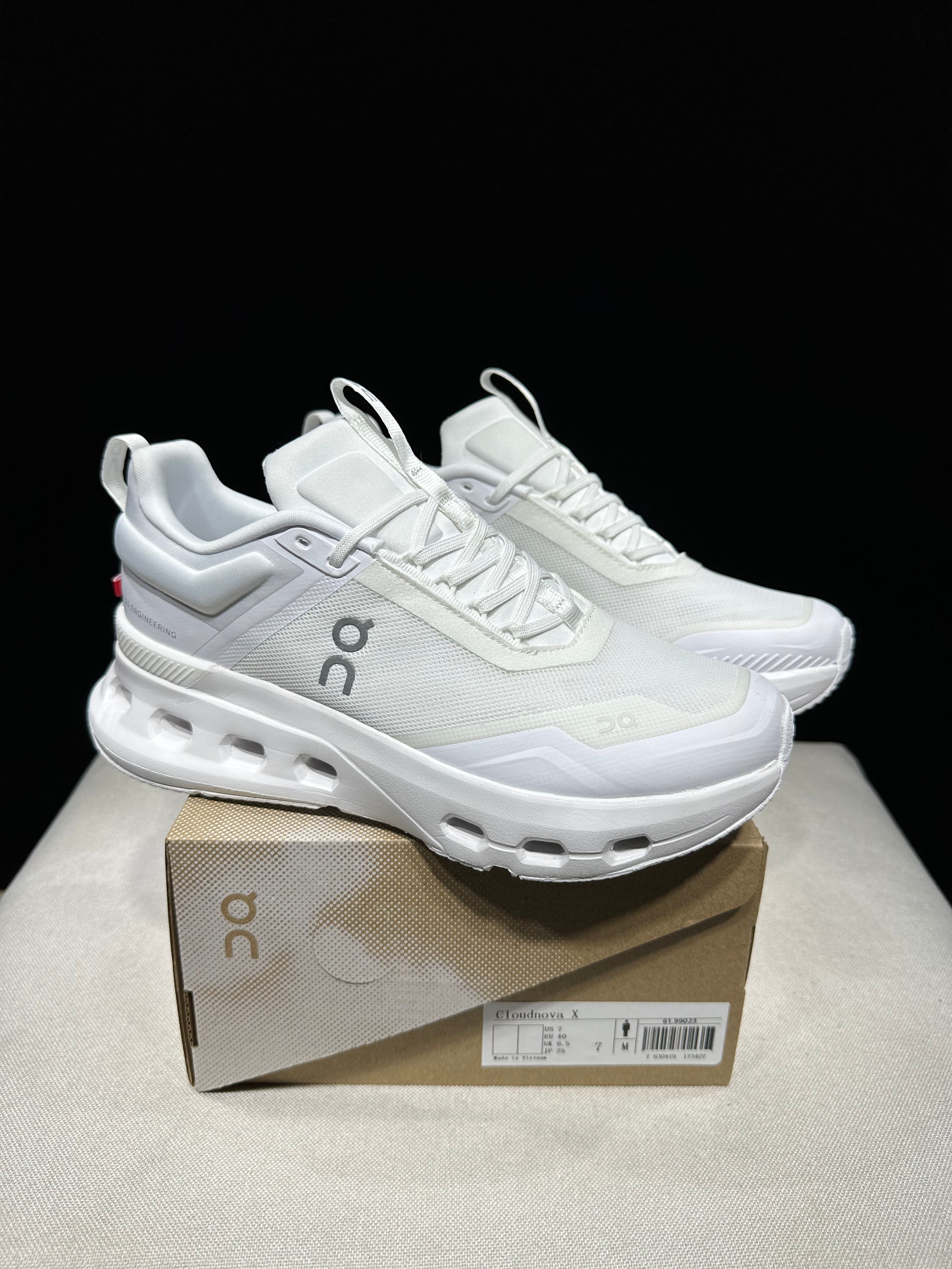 On Running Cloudnova X Comfortable Anti-Slip White Running Shoes