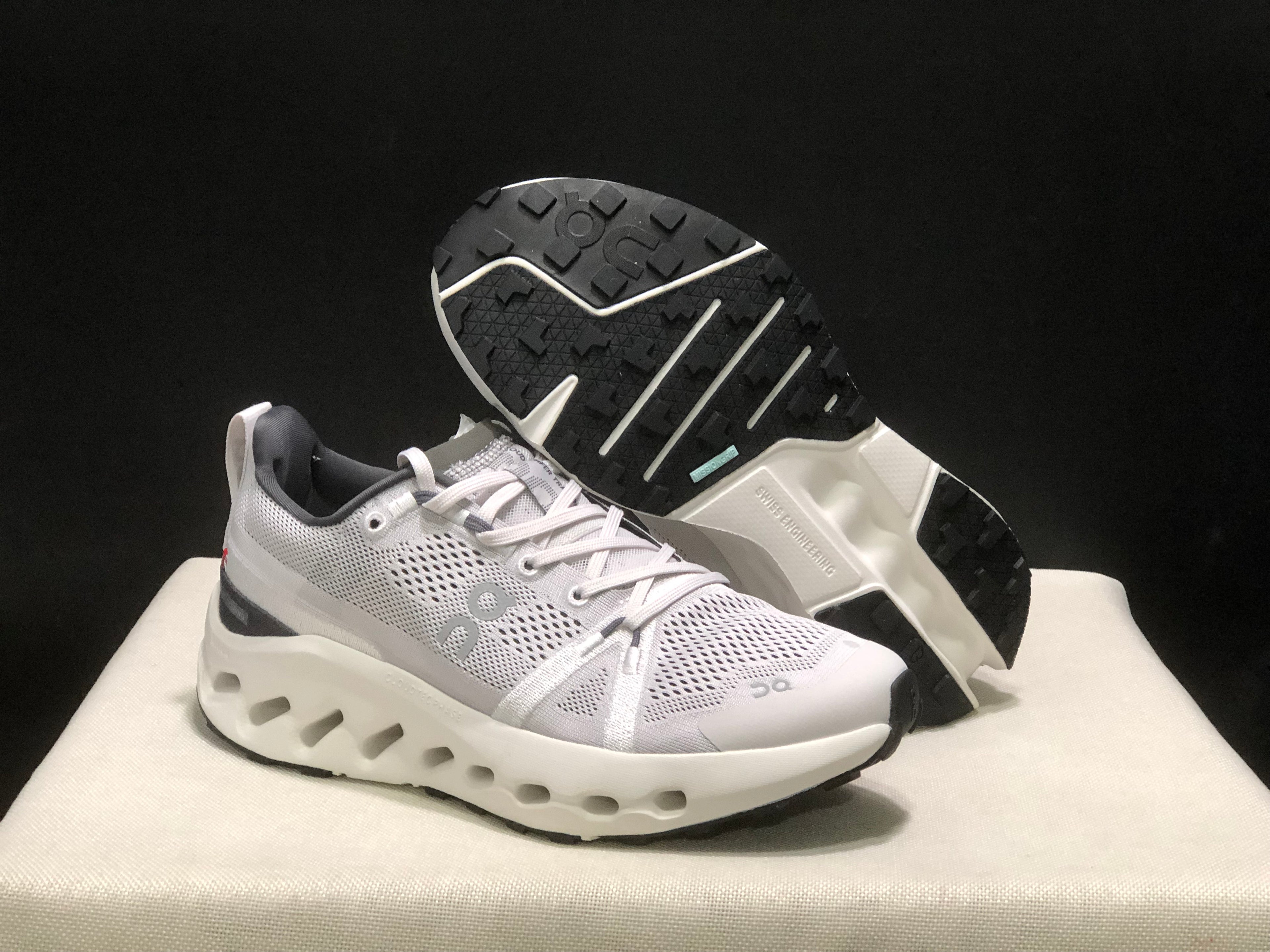 On Running Cloudsurfer Trail Waterproof Comfortable And Breathable Running Shoes Light Grey