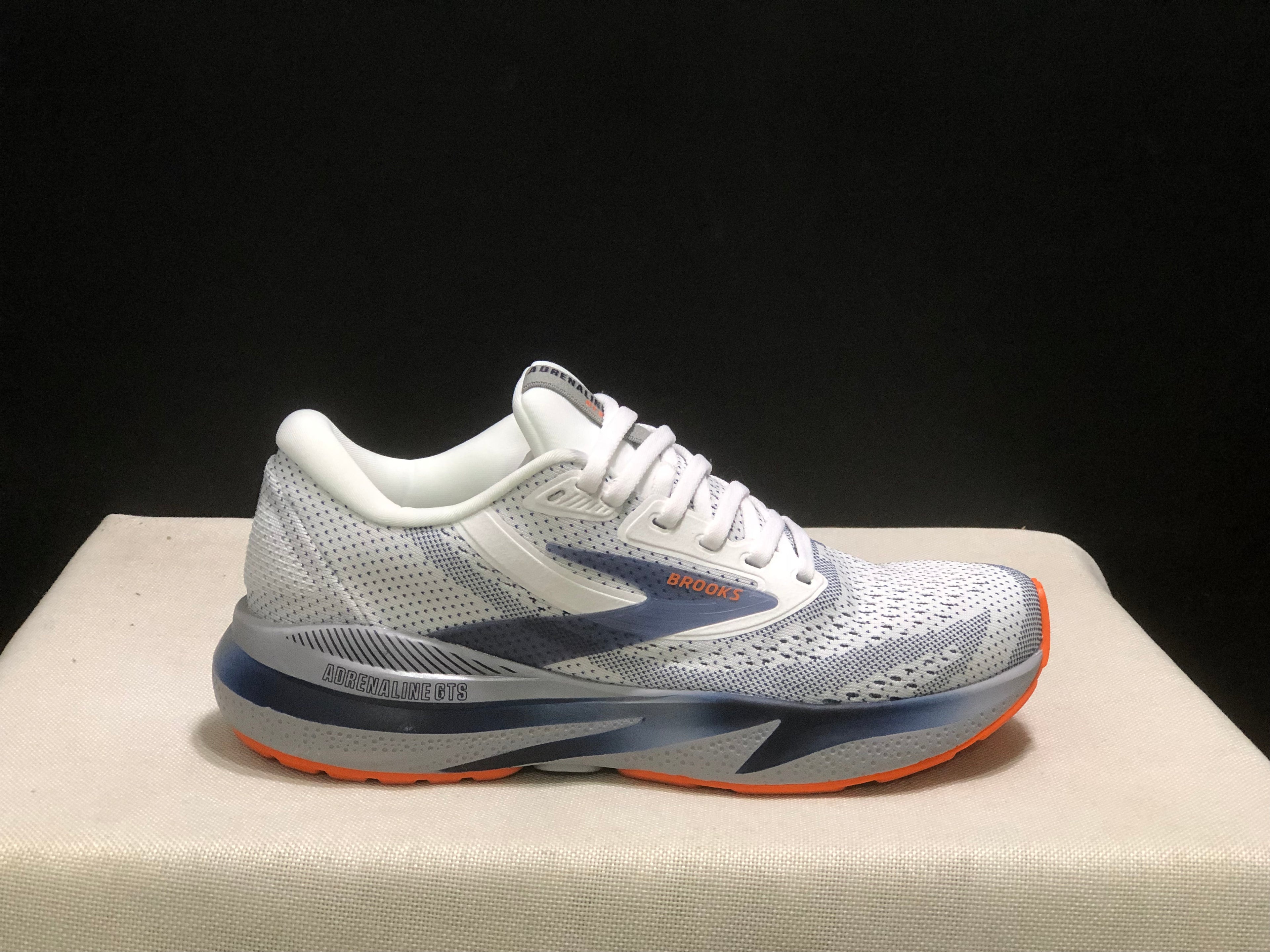 Brooks Adrenaline GTS 24 Casual Running Shoes White/Peacoat/Alioy