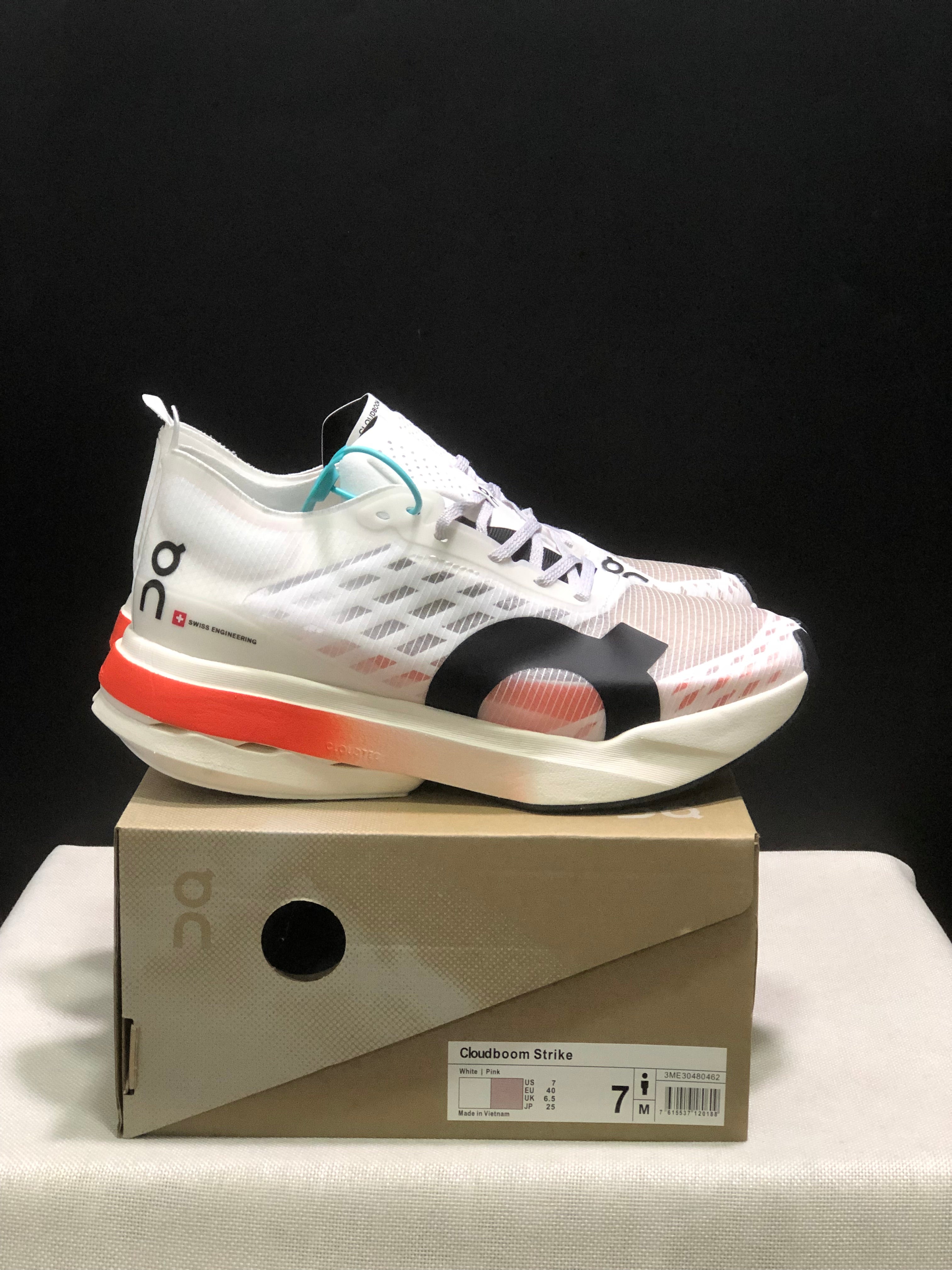 On Running Cloudspike Amplius Shock-Absorbing And Wear-Resistant Marathon Road Running Shoes White