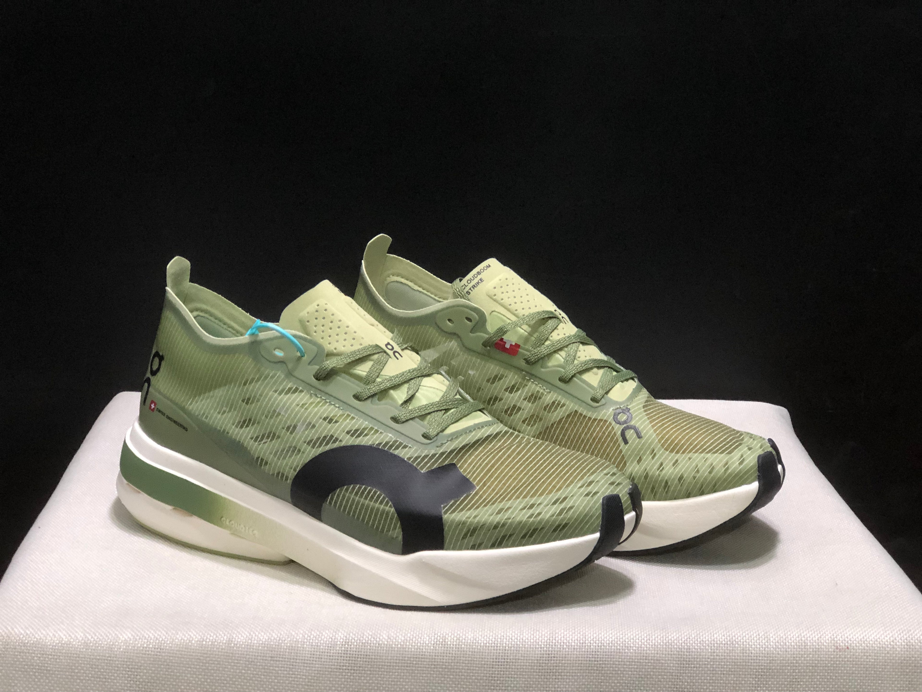 On Running Cloudspike Amplius Shock-Absorbing And Wear-Resistant Marathon Road Running Shoes Green