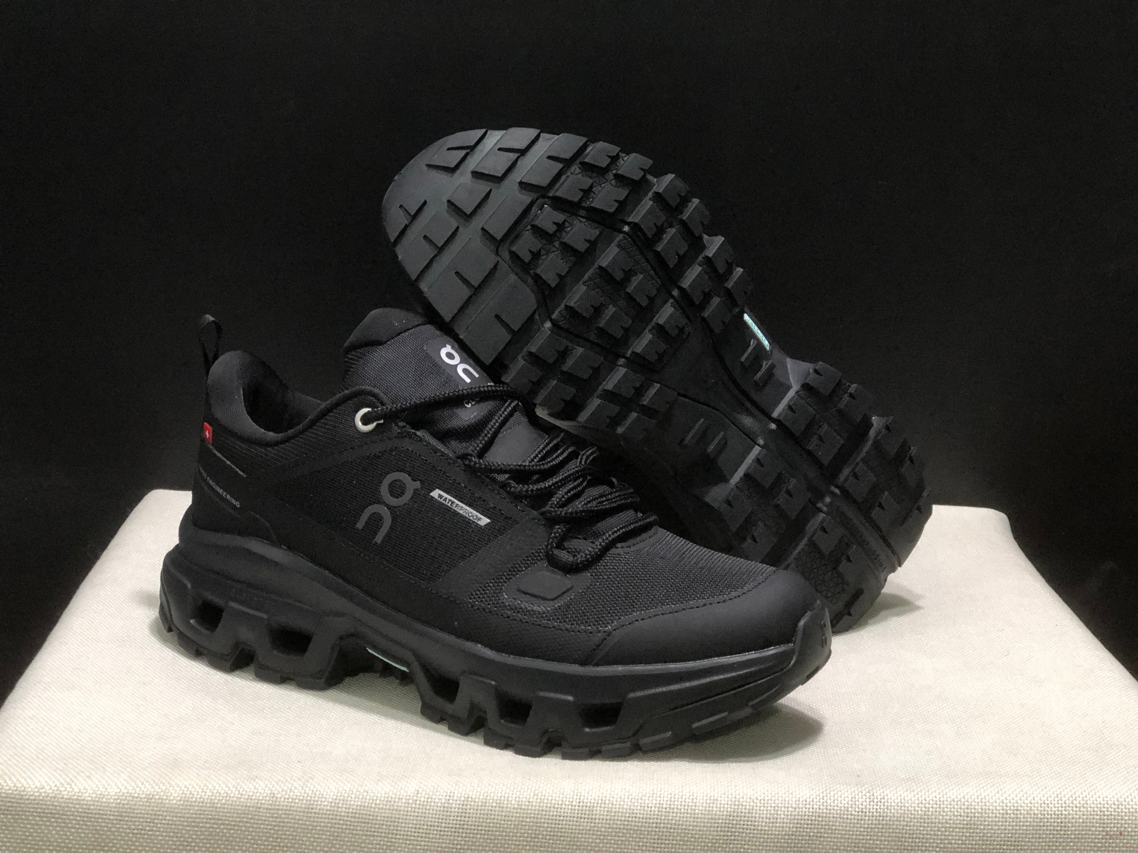 On Running Cloudrock Low WP Hiking Outdoor Shoes All Black