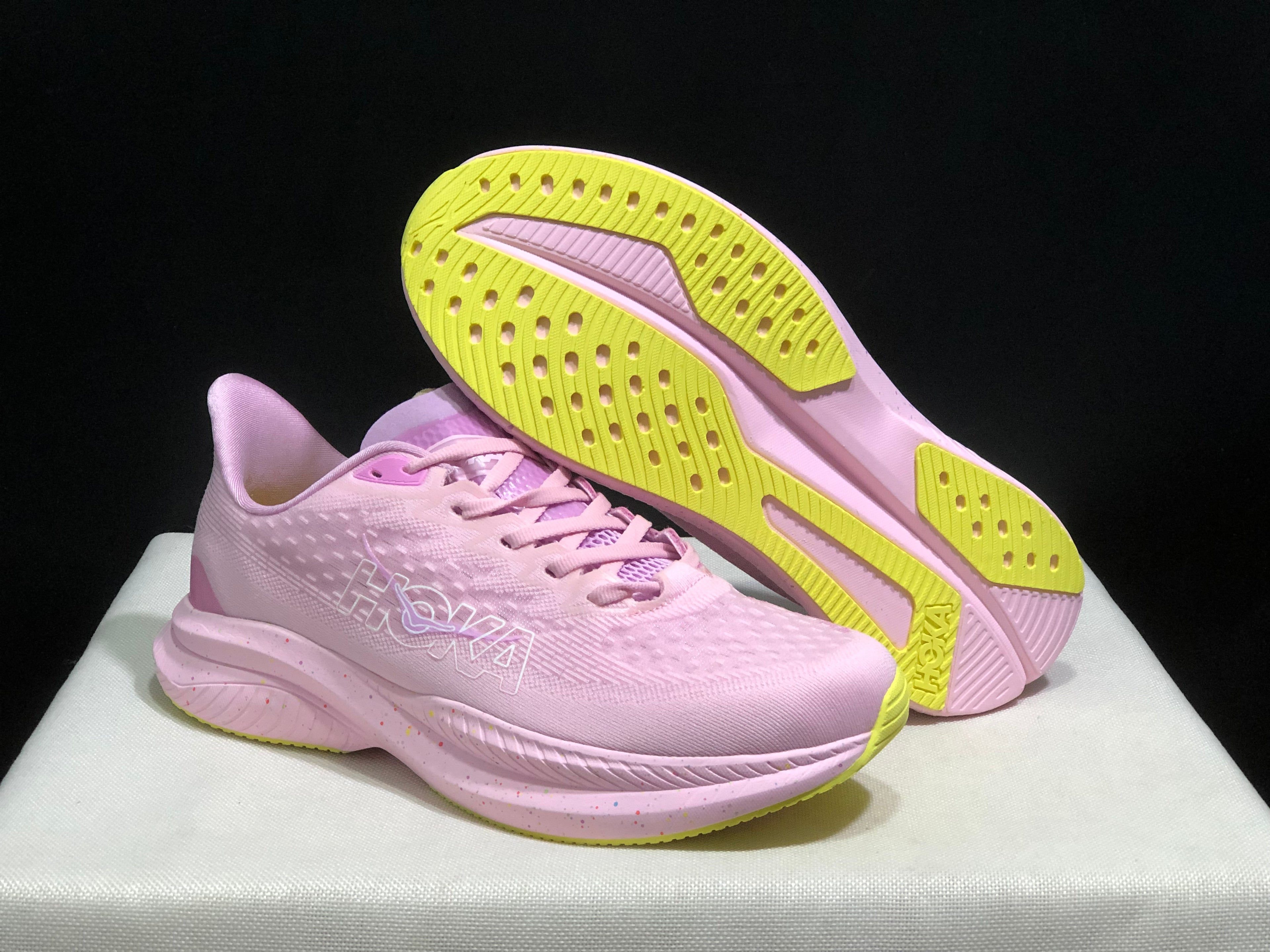Hoka One One Mach 6 Wear-resistant Breathable Low-top Running Shoes Sneakers Pink