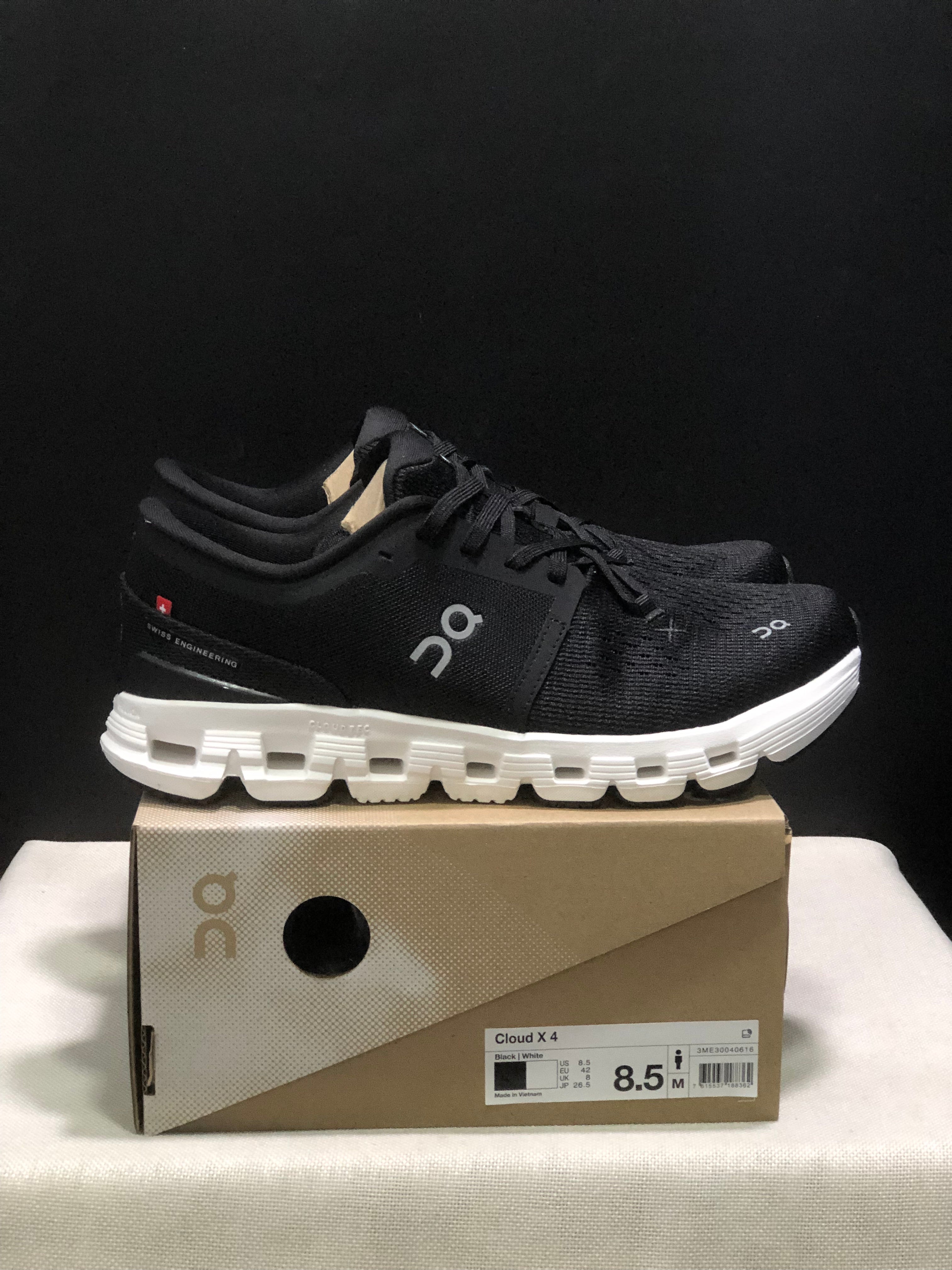 On Running Cloud X4 Comfortable Running Shoes Black/White