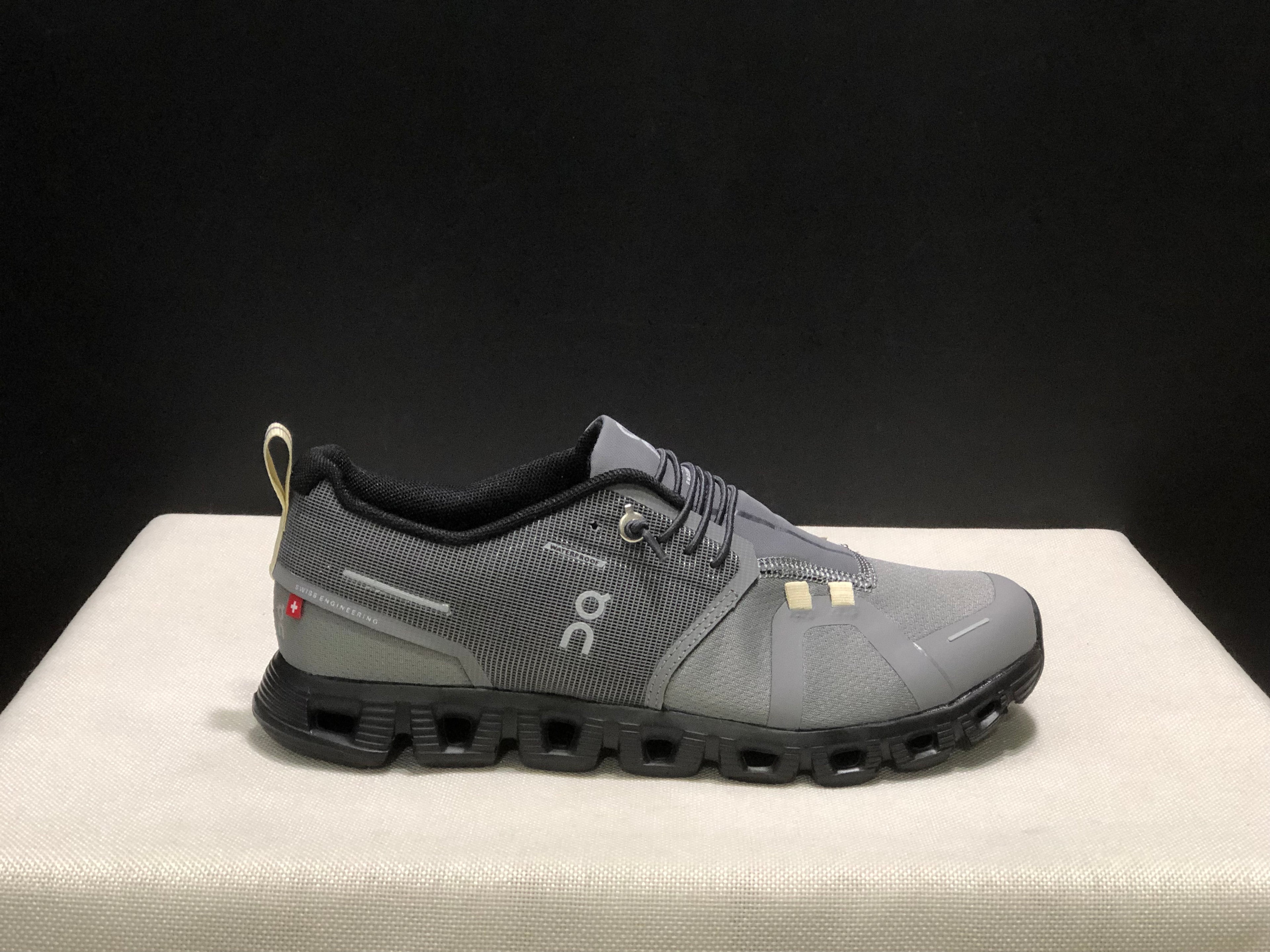On Running Cloud 5 Lightweight Running Shoes Wolf Grey/Black