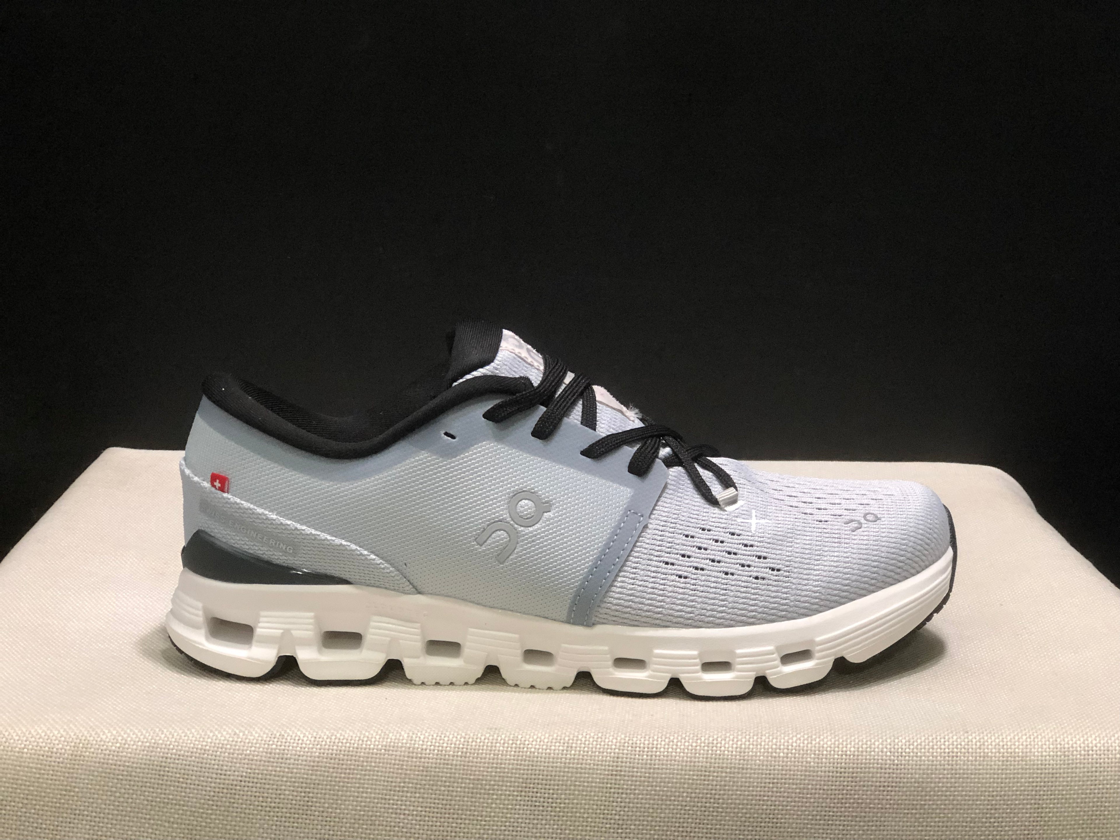 On Running Cloud X4 Comfortable Running Shoes Light Grey/Ivory