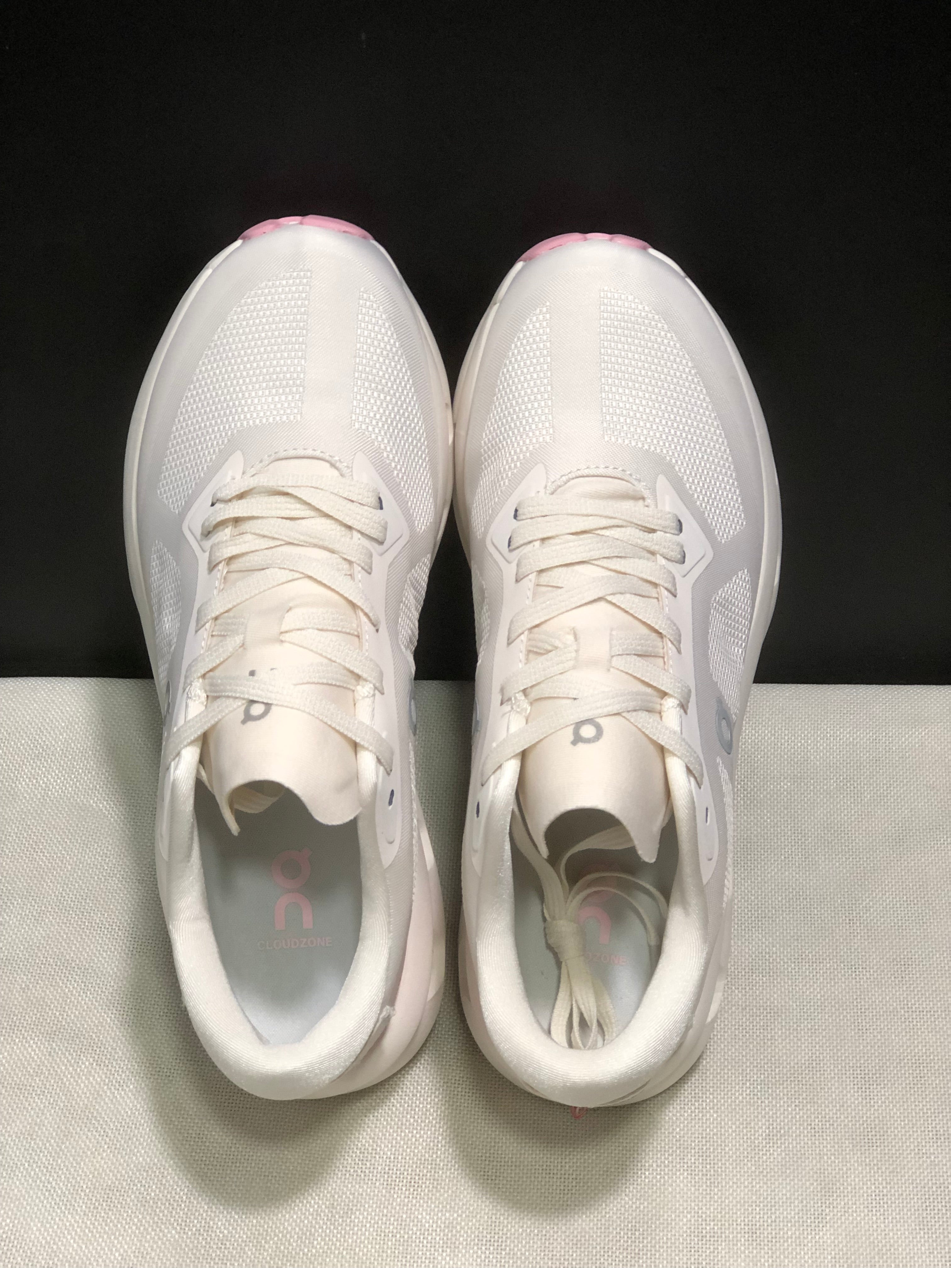 On Running Cloudzone Casual Running Shoes White/Pink