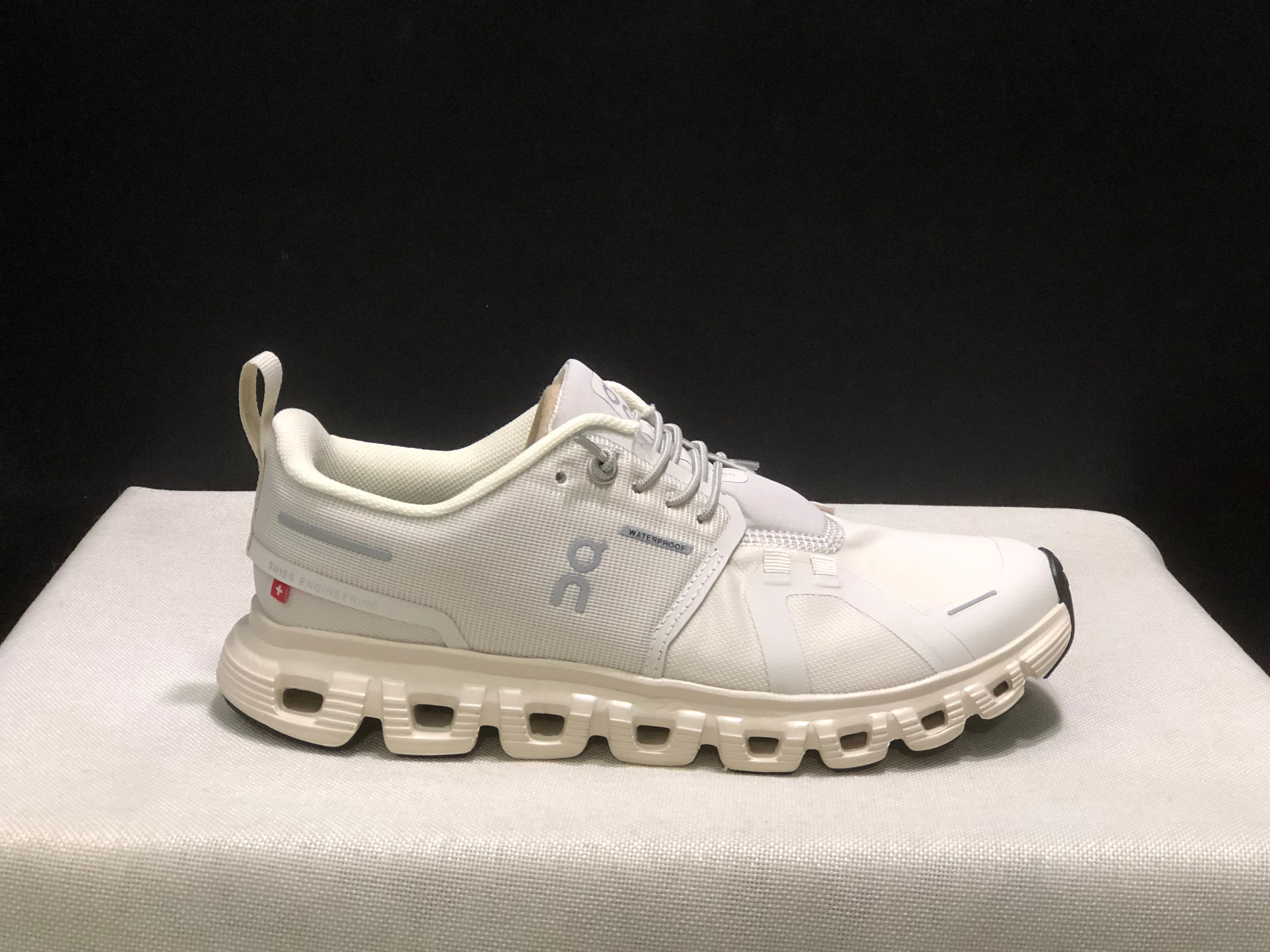 On Running Cloud 6 Casual Life Shoes Beige White