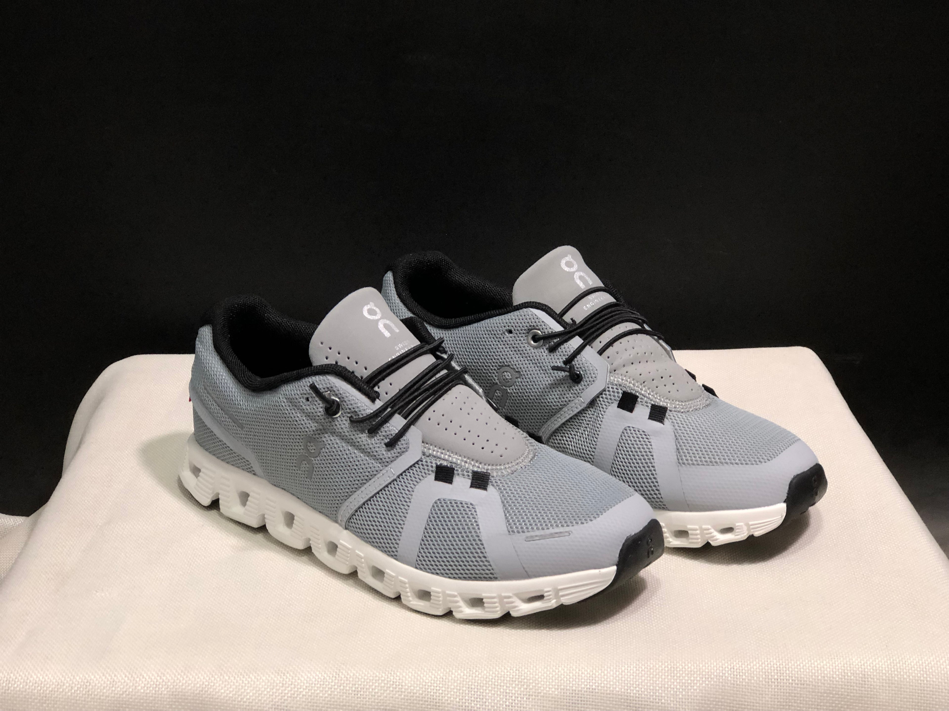 On Running Cloud 5 Lightweight Running Shoes Alloy Grey