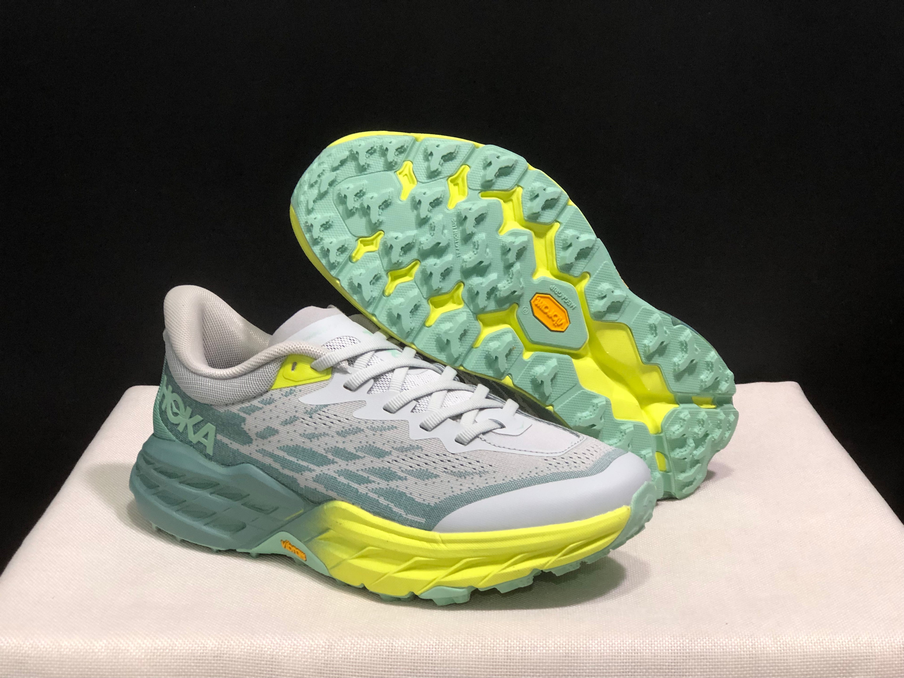 Hoka One One Speedgoat 5 Trail Running Shoes Sneakers Silver
