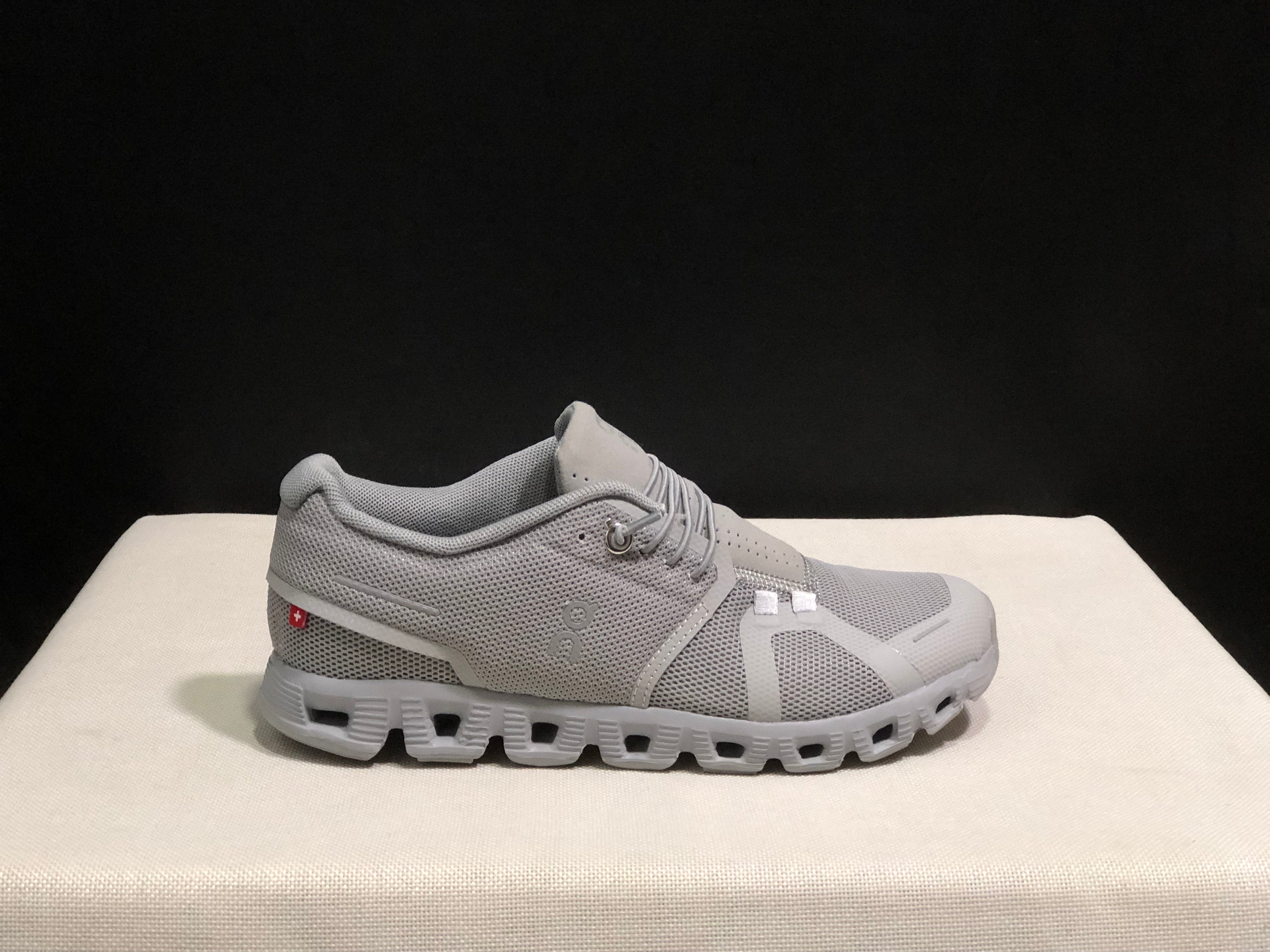 On Running Cloud 5 Lightweight Running Shoes Foggy Ash