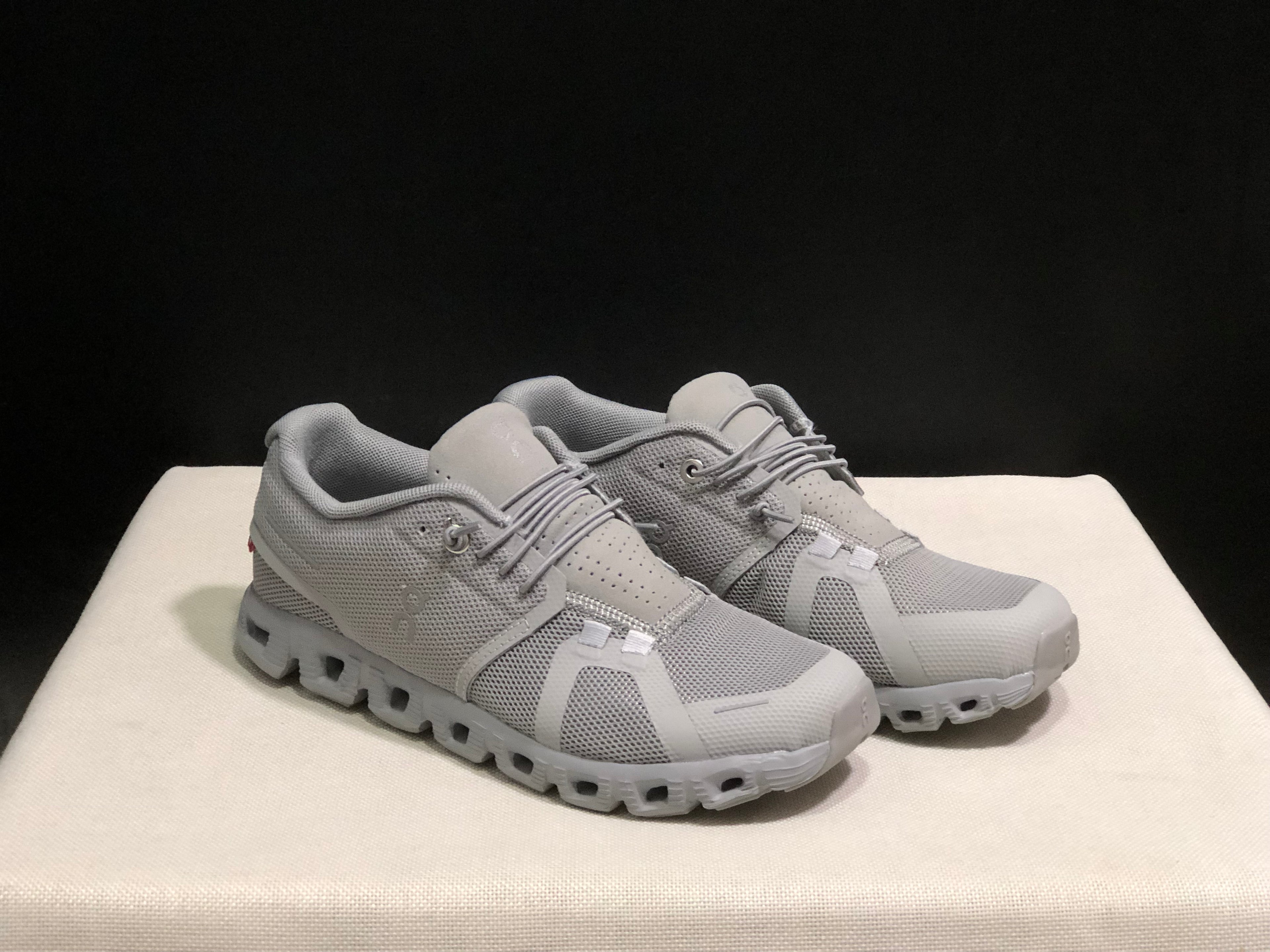 On Running Cloud 5 Lightweight Running Shoes Foggy Ash