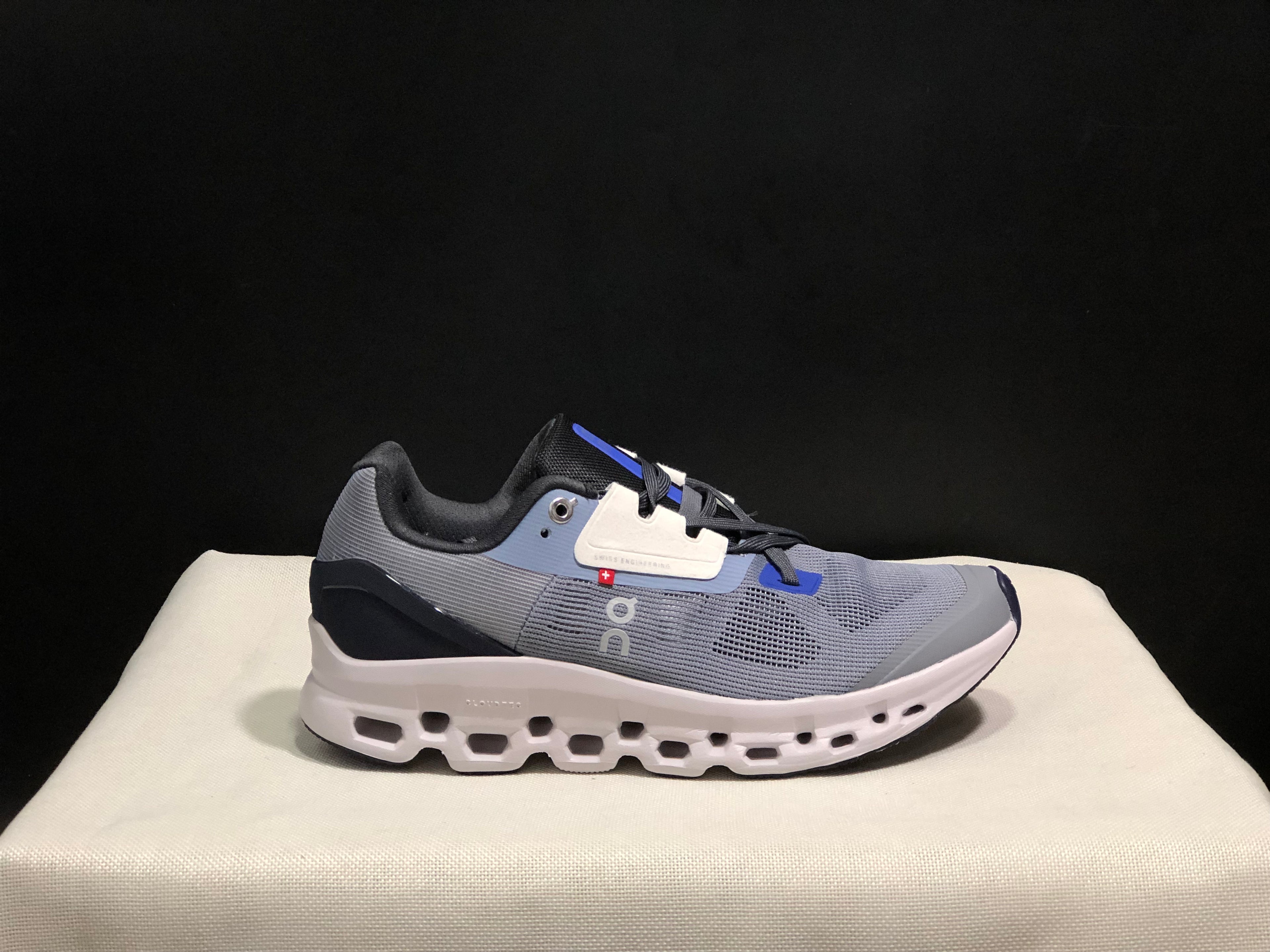 On Running Cloudstratus Breathable Support Running Shoes Wolf Grey