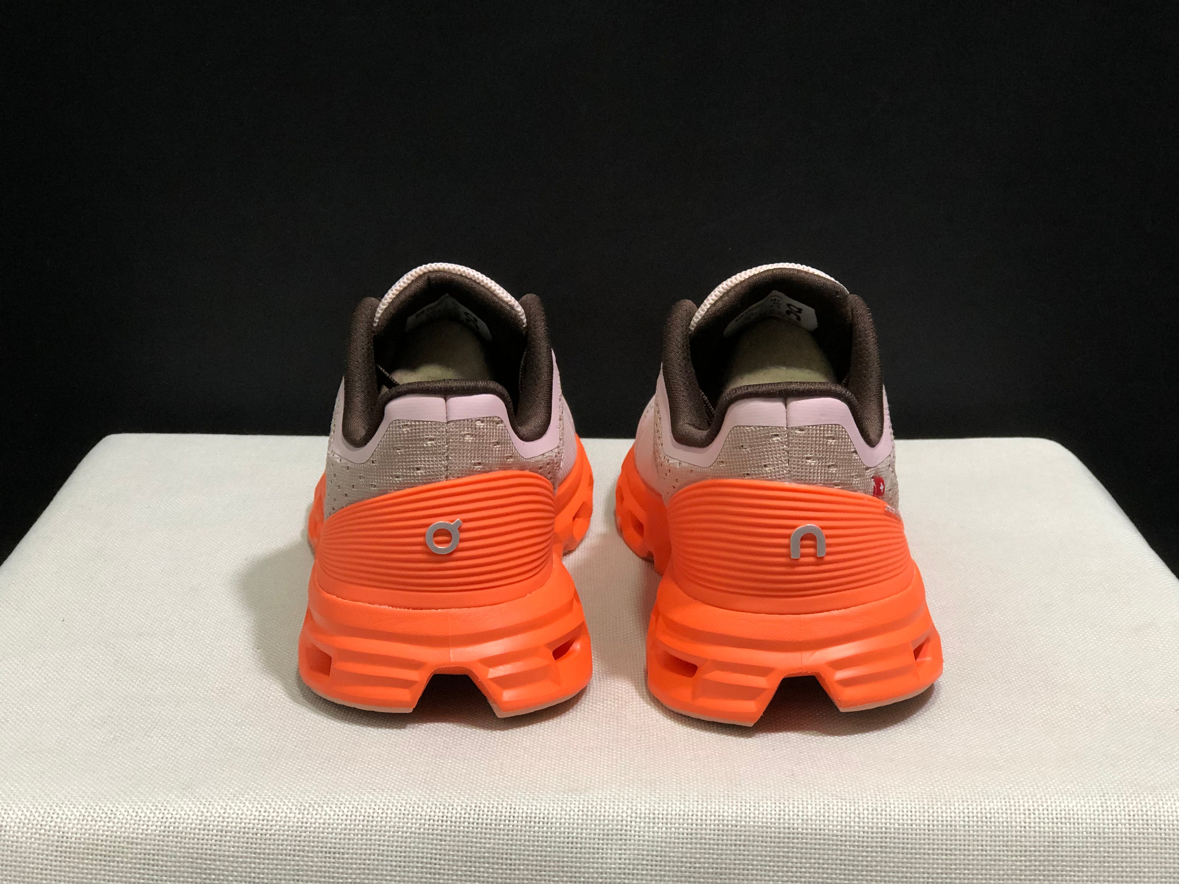 On Running Cloudstratus Shock-Absorbing And Breathable Running Shoes Reddish Brown