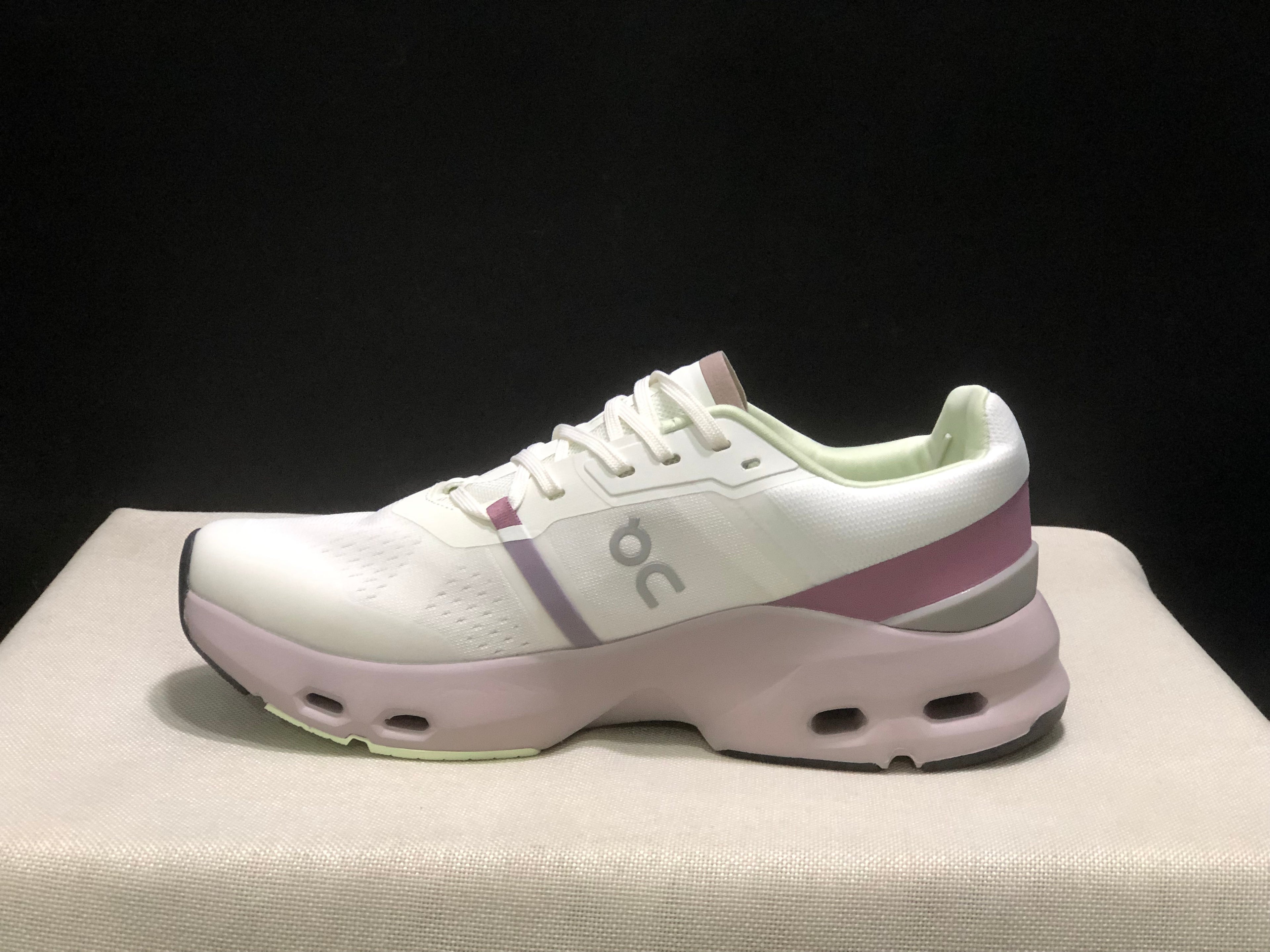On Running Cloudpulse Comfortable Running Shoes Ivory/Fade