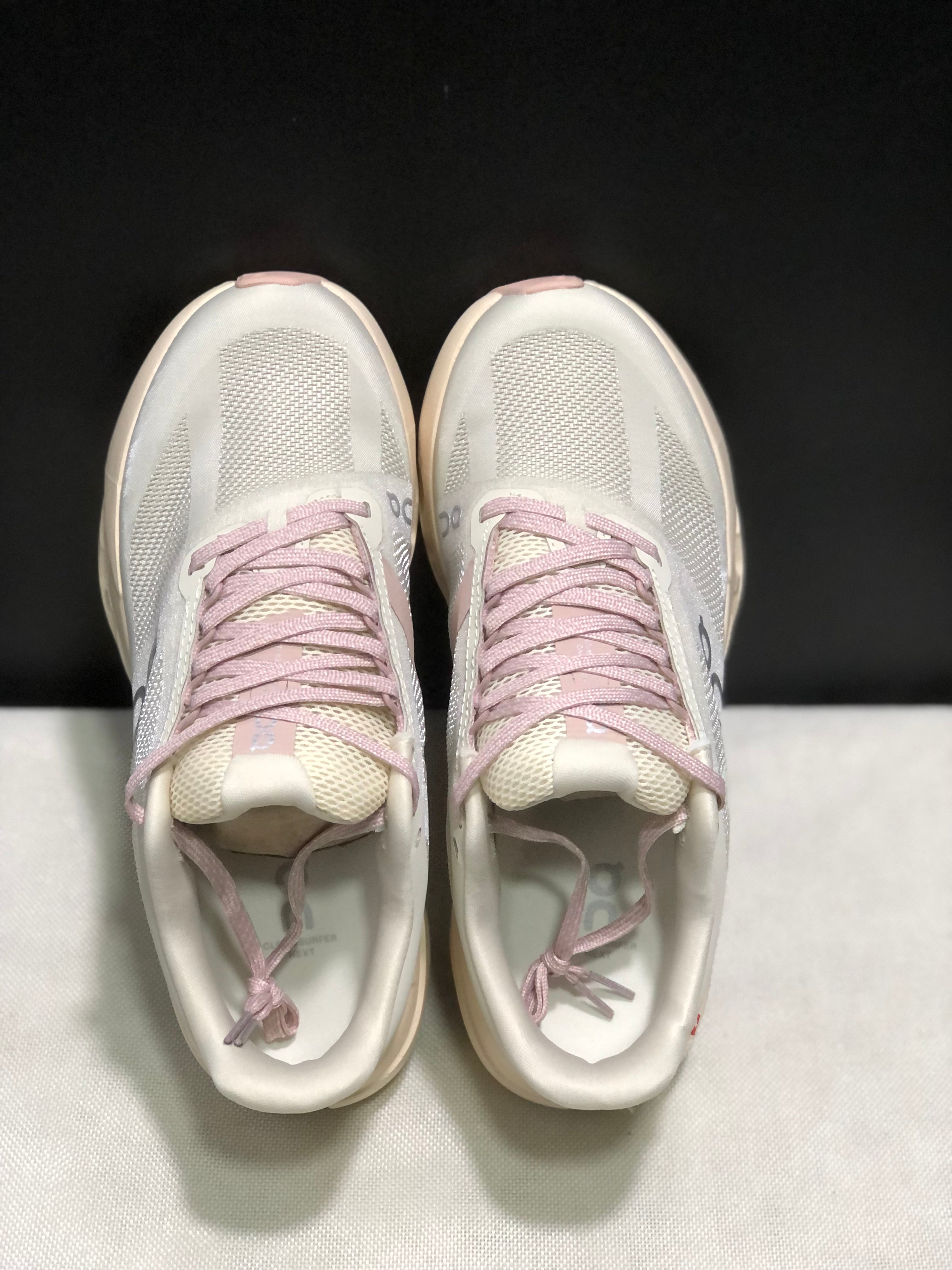 On Running Cloudsurfer Next Casual Running Shoes Moonlight/Powder