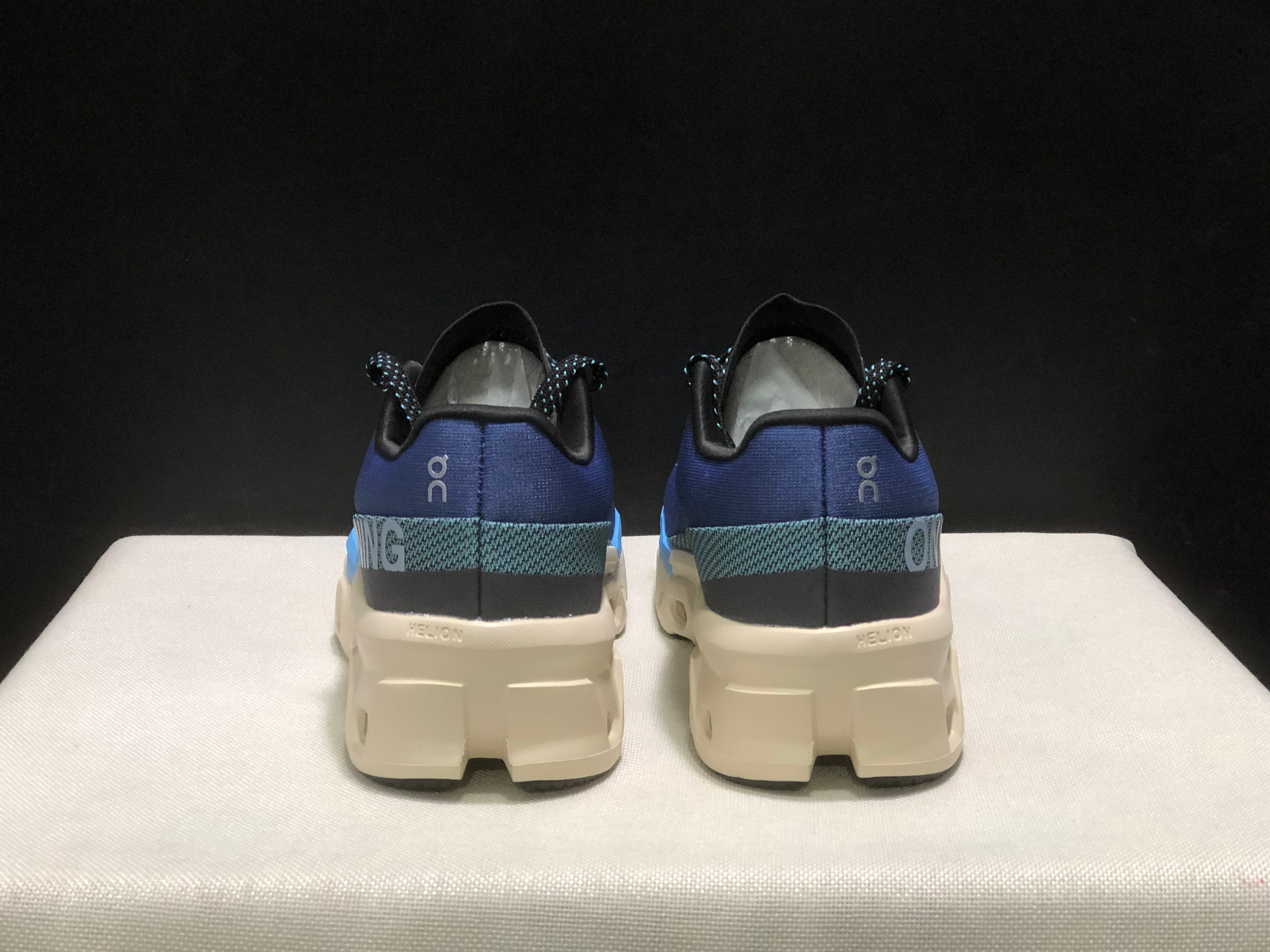 On Running Cloudmonster 2 Shock-Absorbing And Breathable Running Shoes Blue