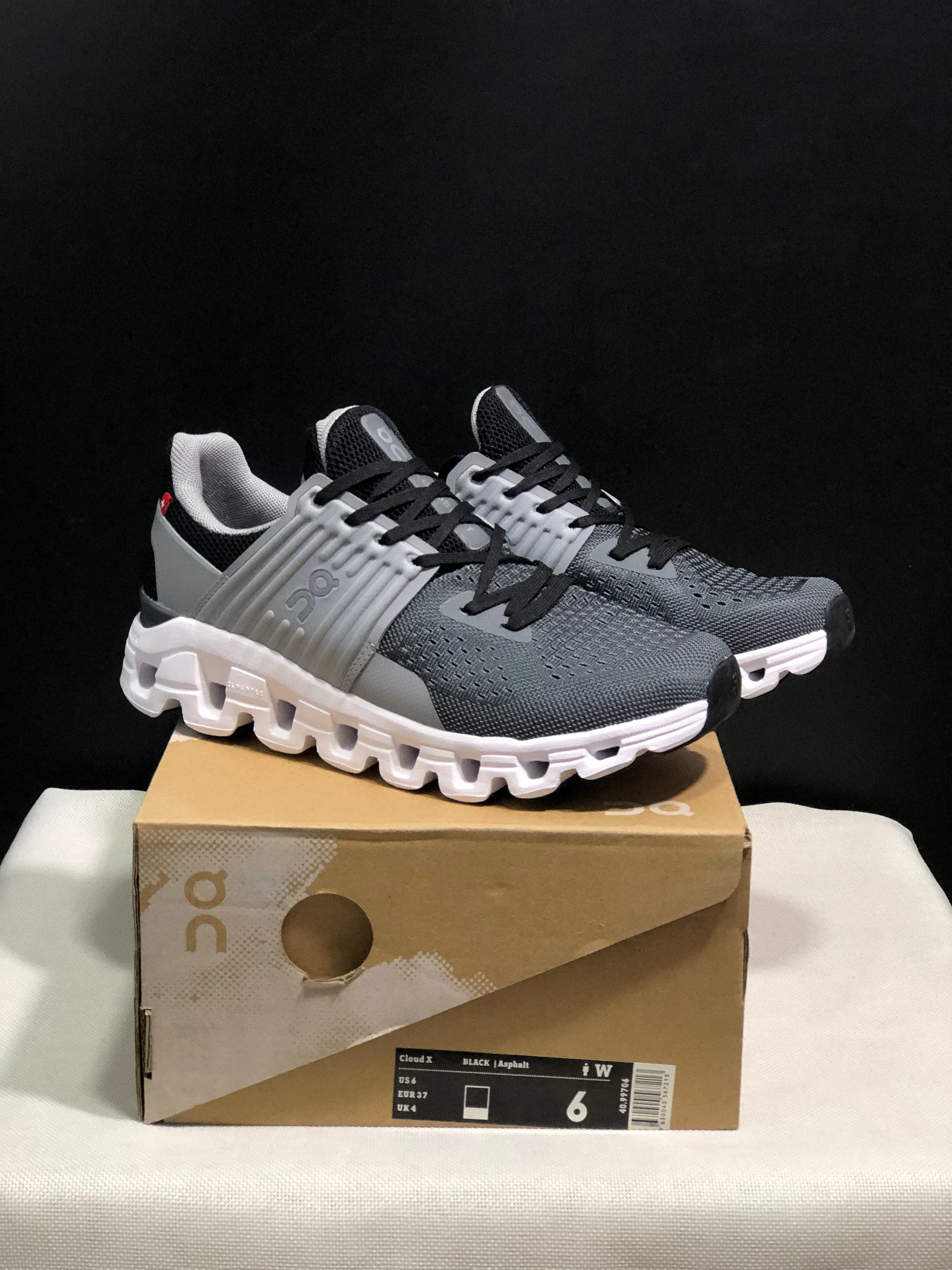 On Running Cloudswift Cushioning Running Shoes Light Grey/Dark Grey