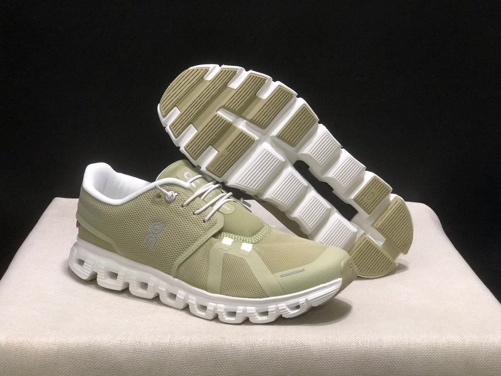 On Running Cloud 6 Casual Life Shoes Caper | Ice