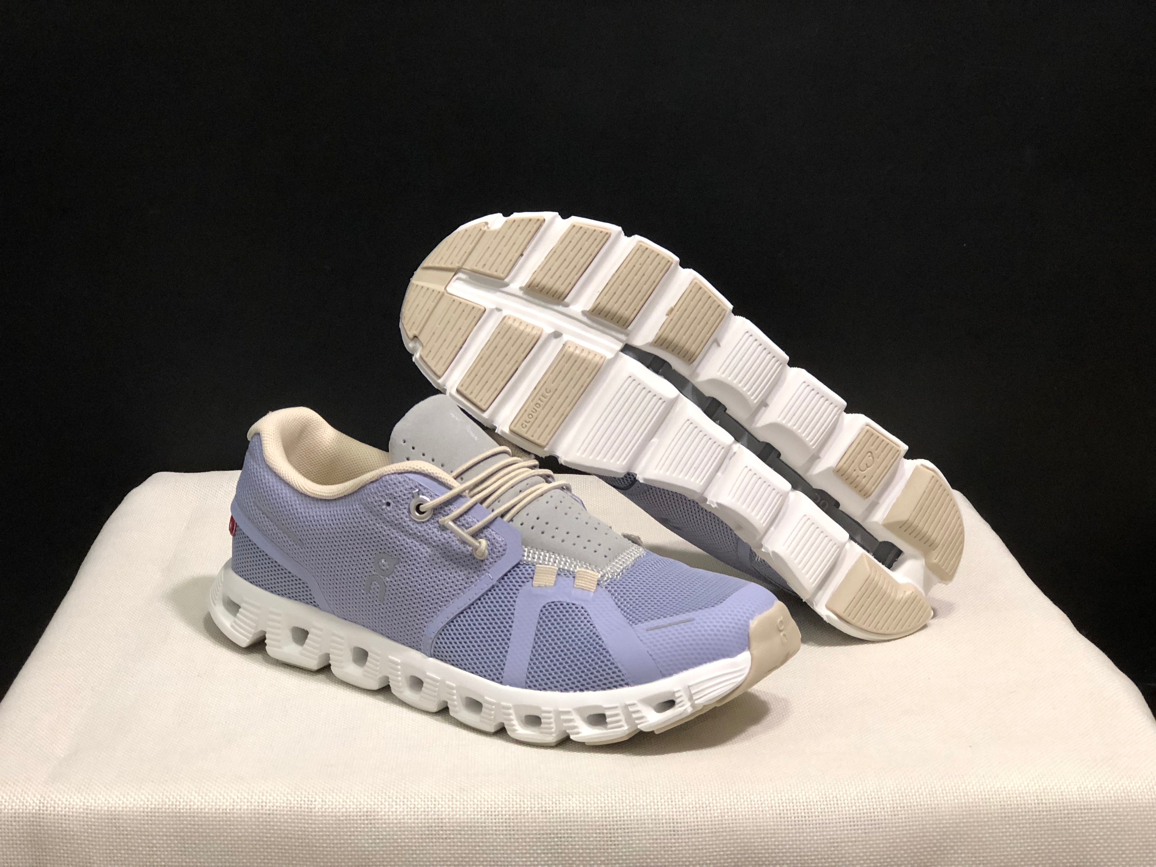 On Running Cloud 5 Light Purple Lightweight Running Shoes